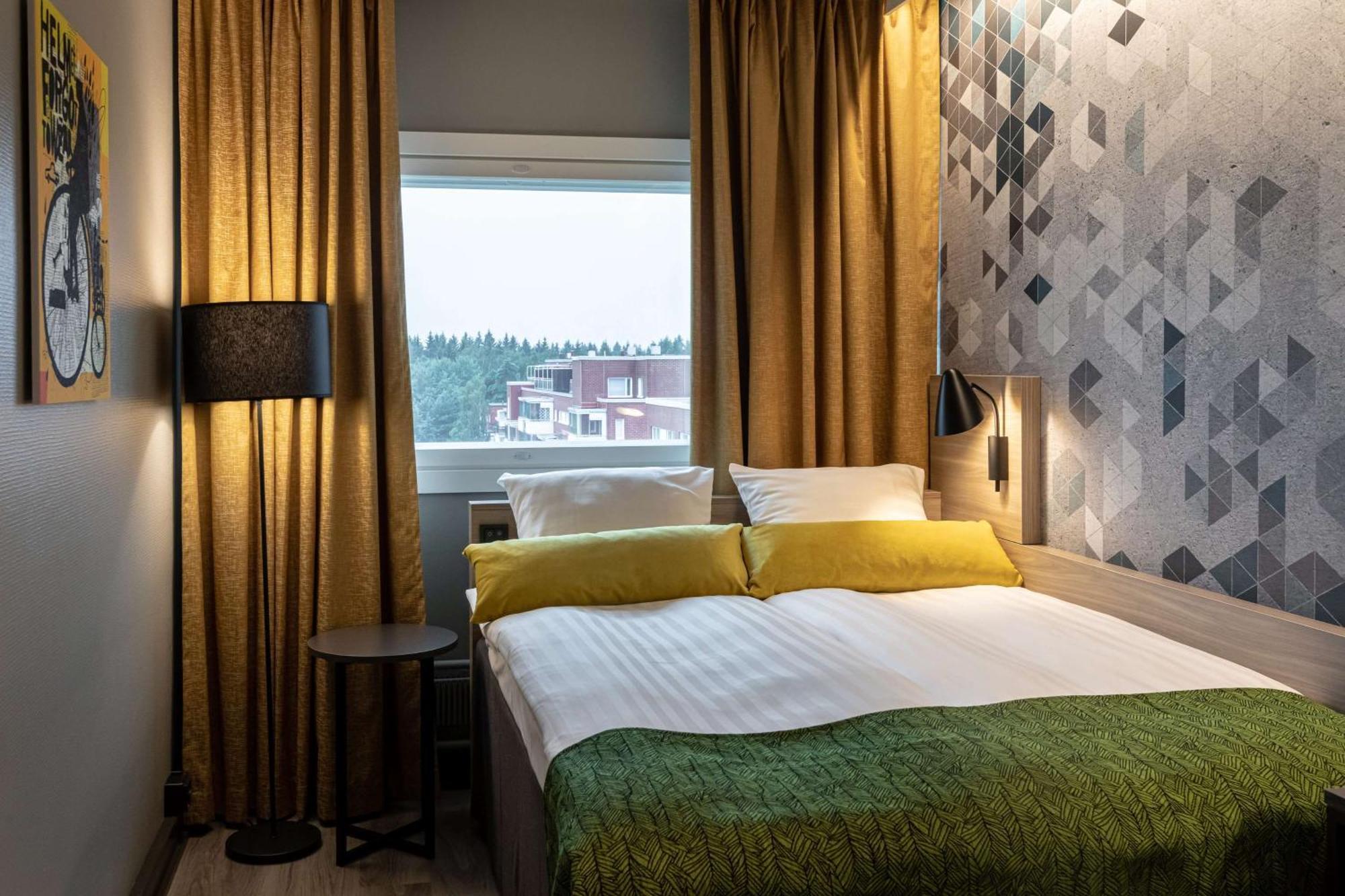 Standard Queen Room