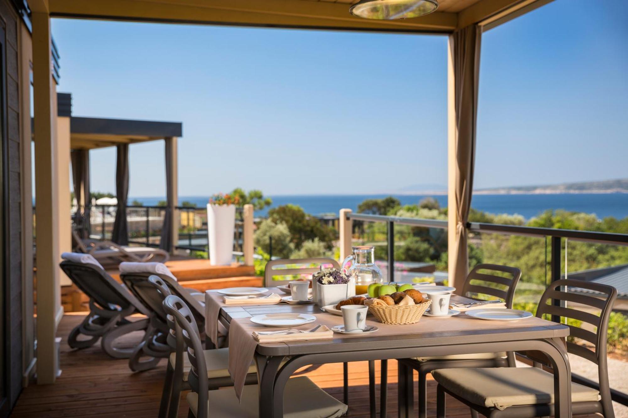 Bella Vista Home for 4+2 Spectacular seaview