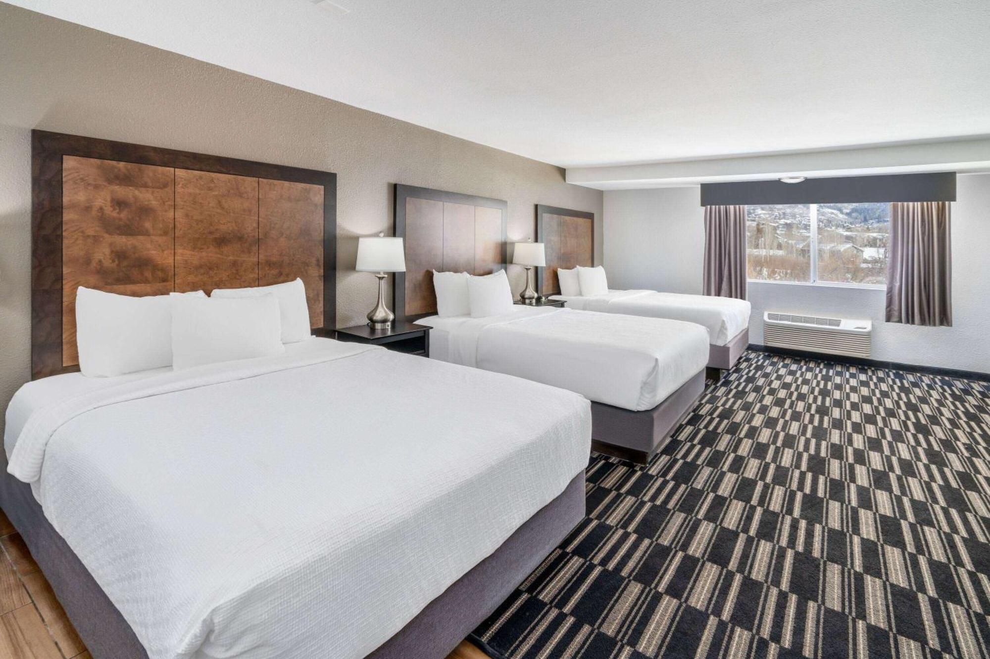 3 Queen Beds, Sofa Bed, Non-Smoking
