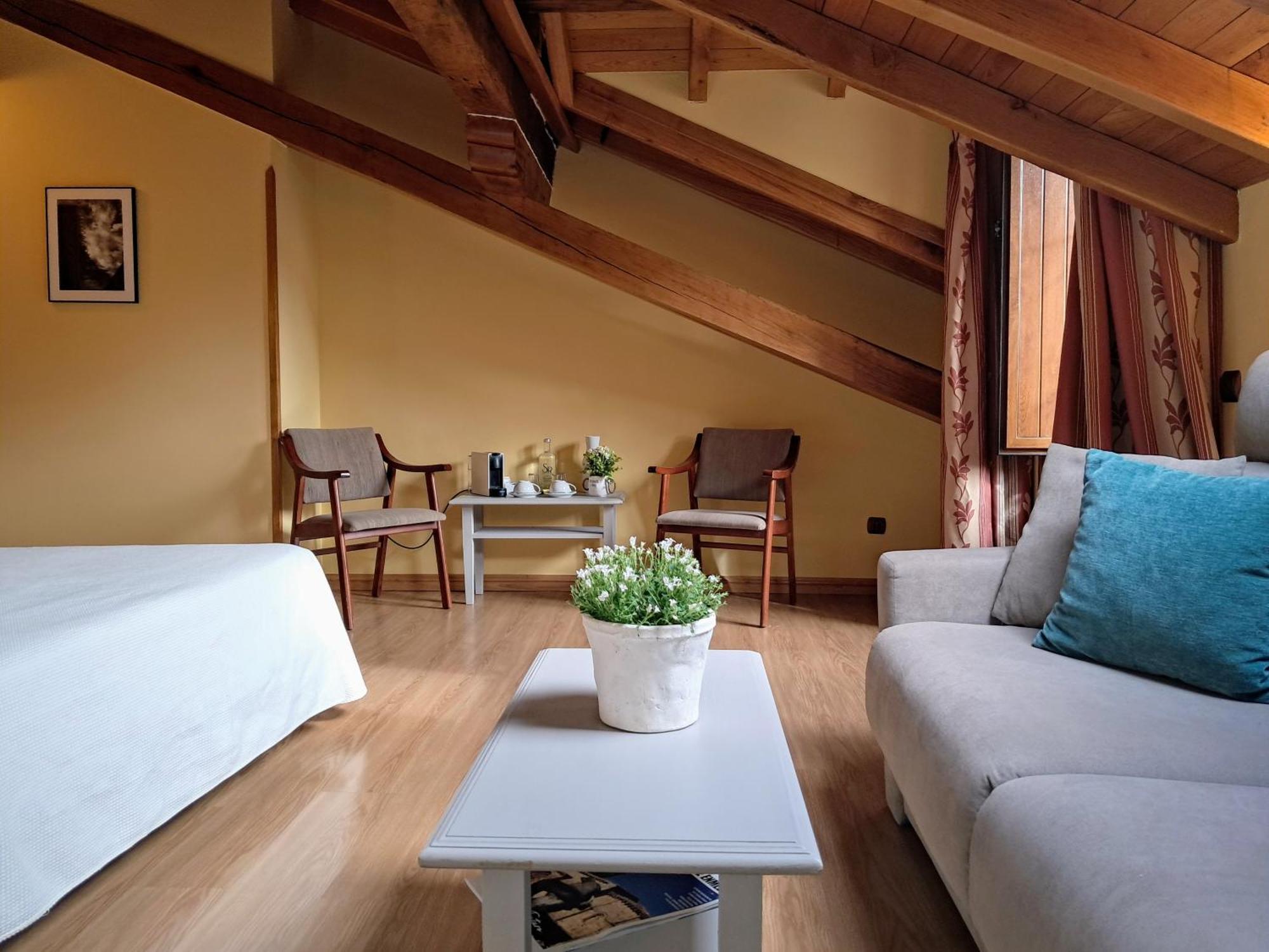 Deluxe Suite,1651183538:JPEG