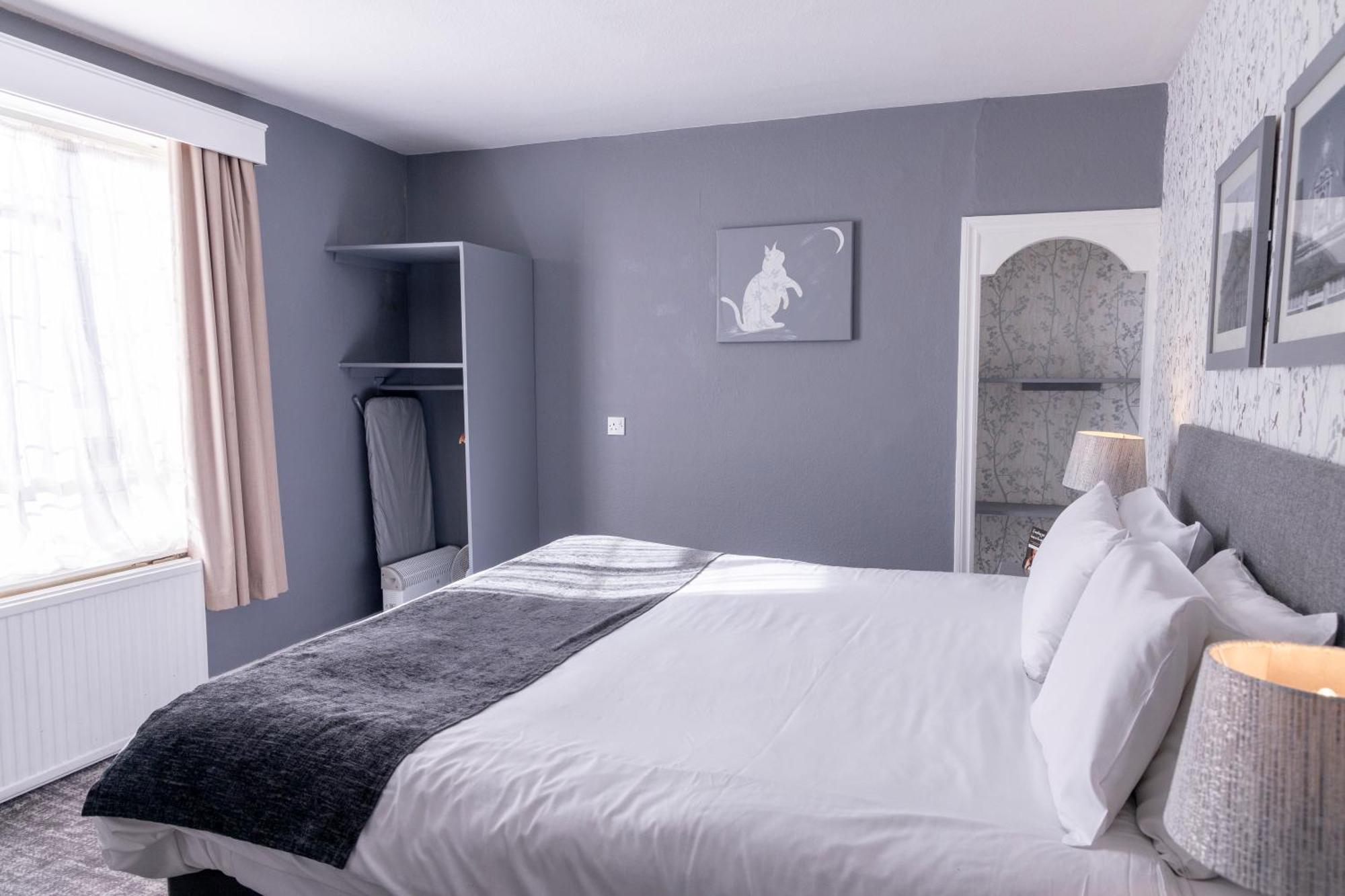 Double Room,1651729177:JPEG
