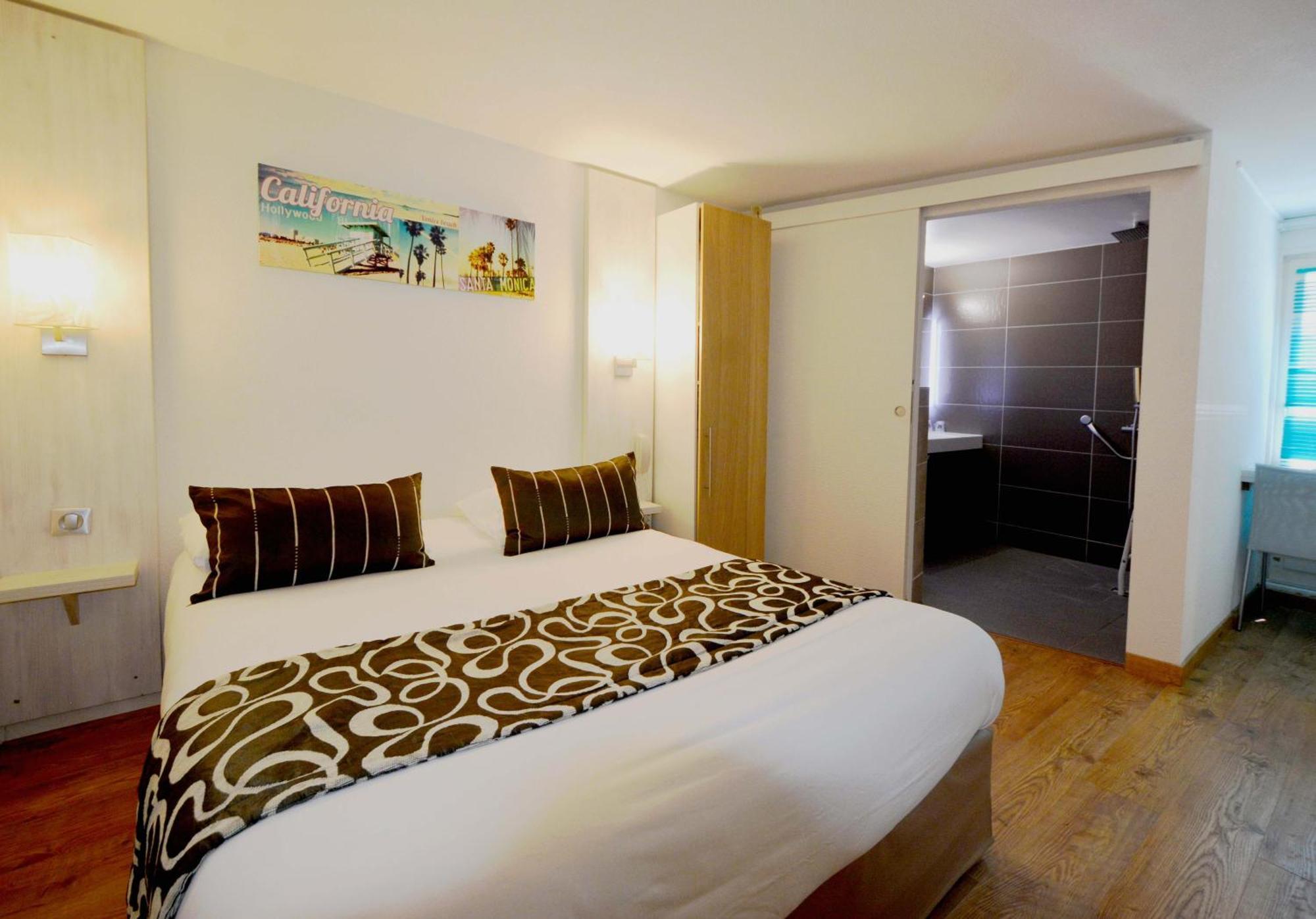 Chambre Double - Accessible aux Personnes à Mobilité Réduite