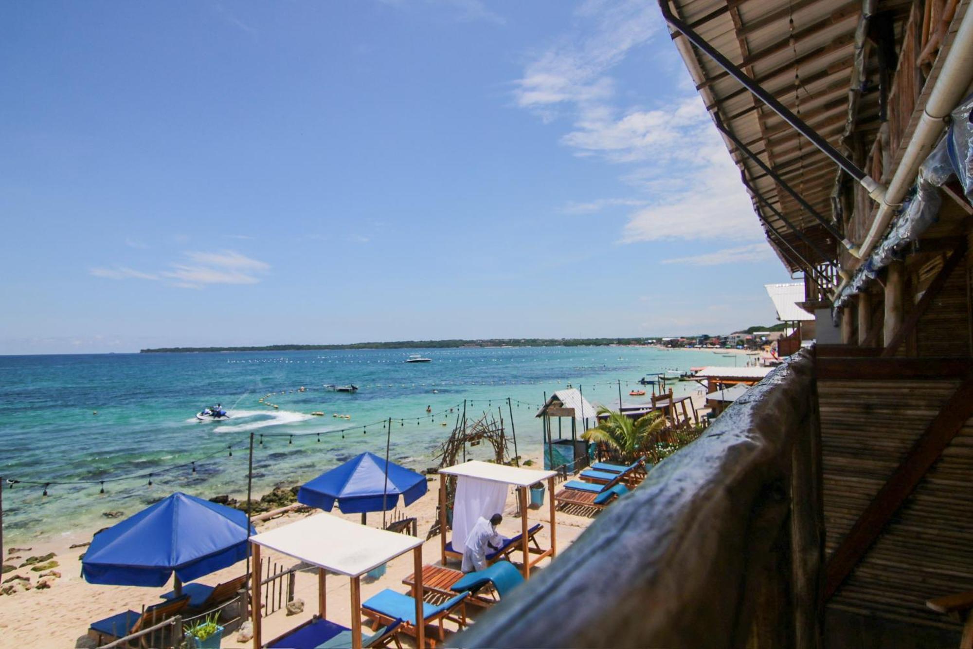 Habitación Doble Deluxe con balcón y vistas al mar