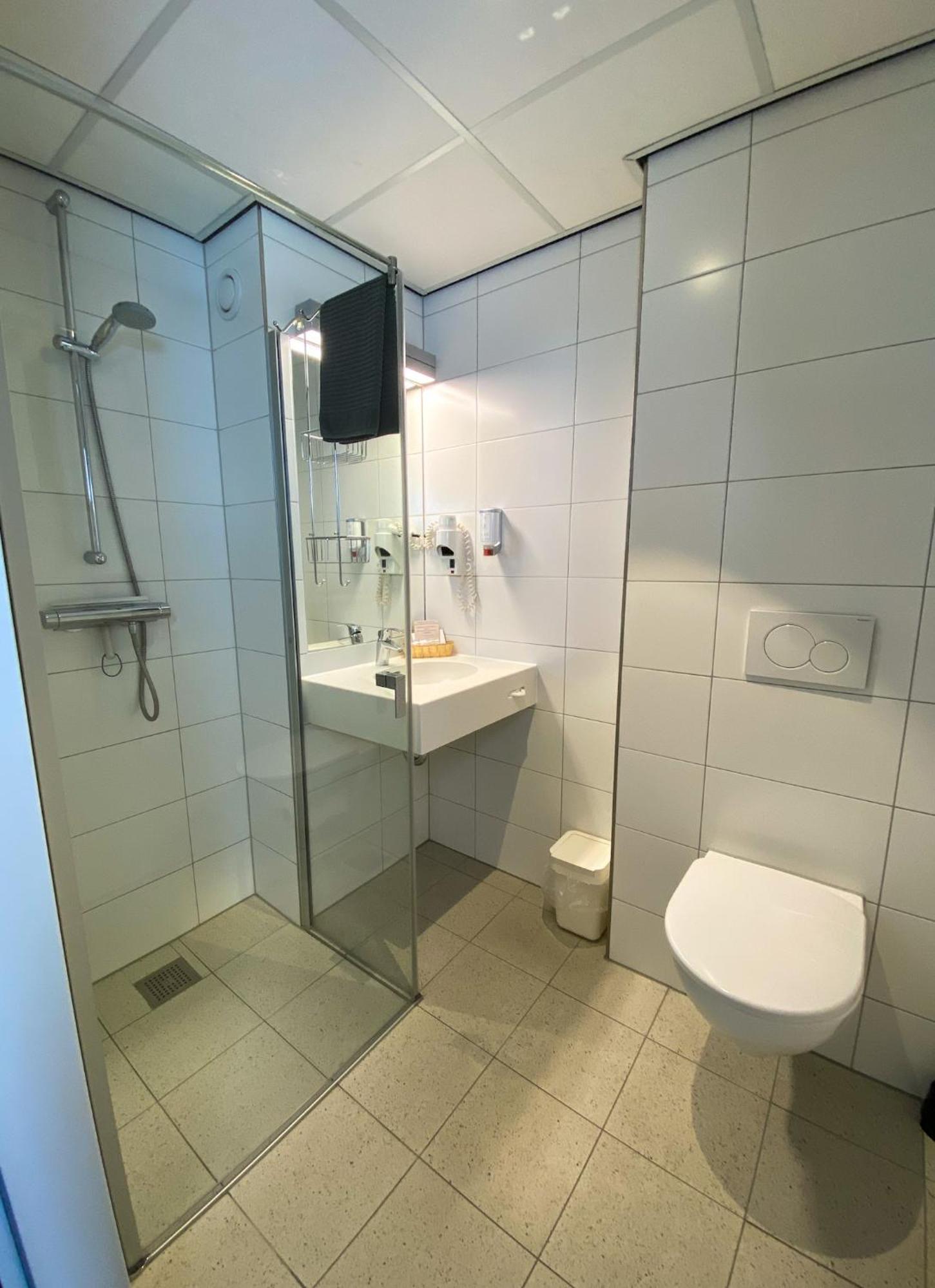 Driepersoonskamer met Badkamer