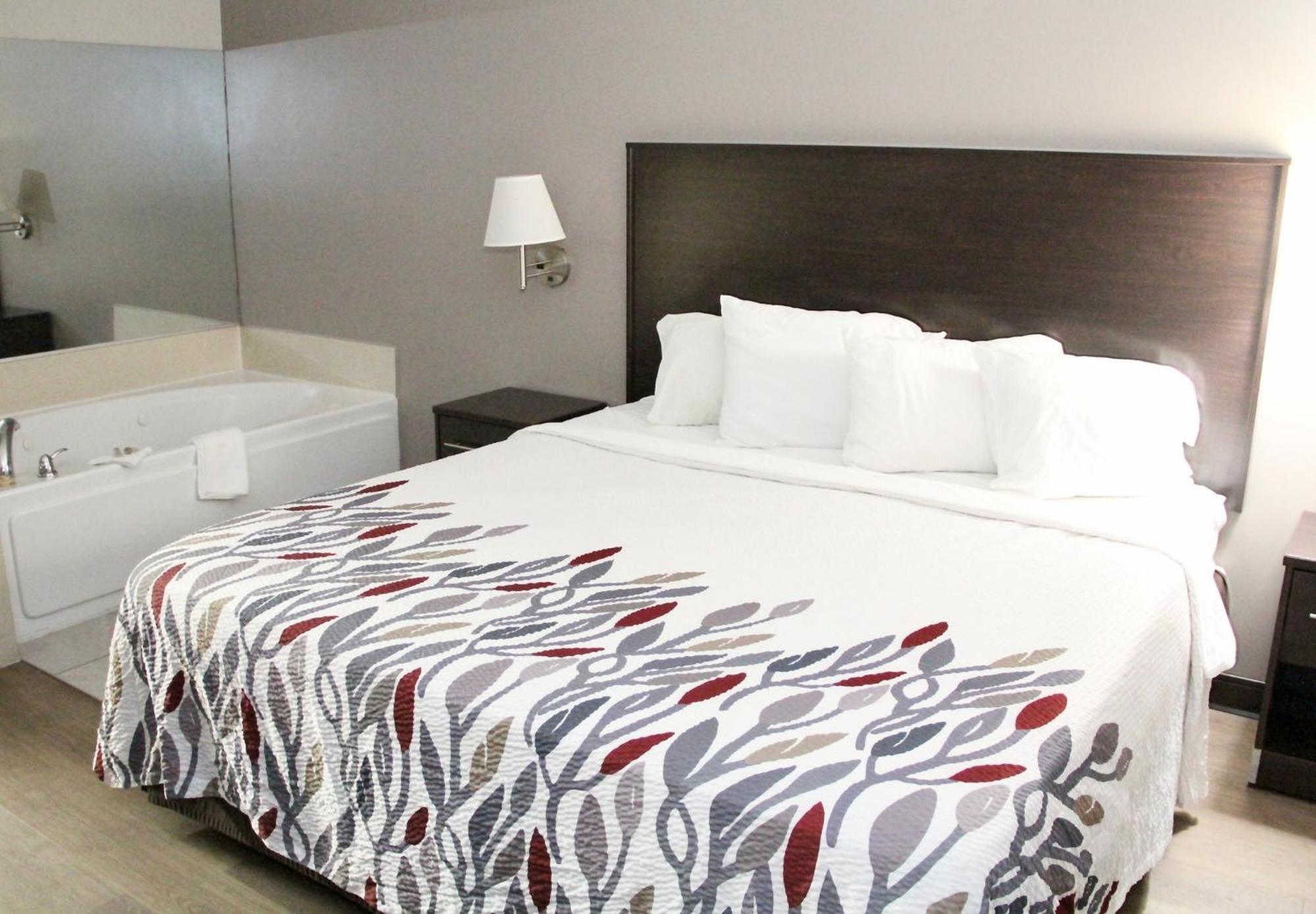 Suite King with Spa Bath Non-Smoking
