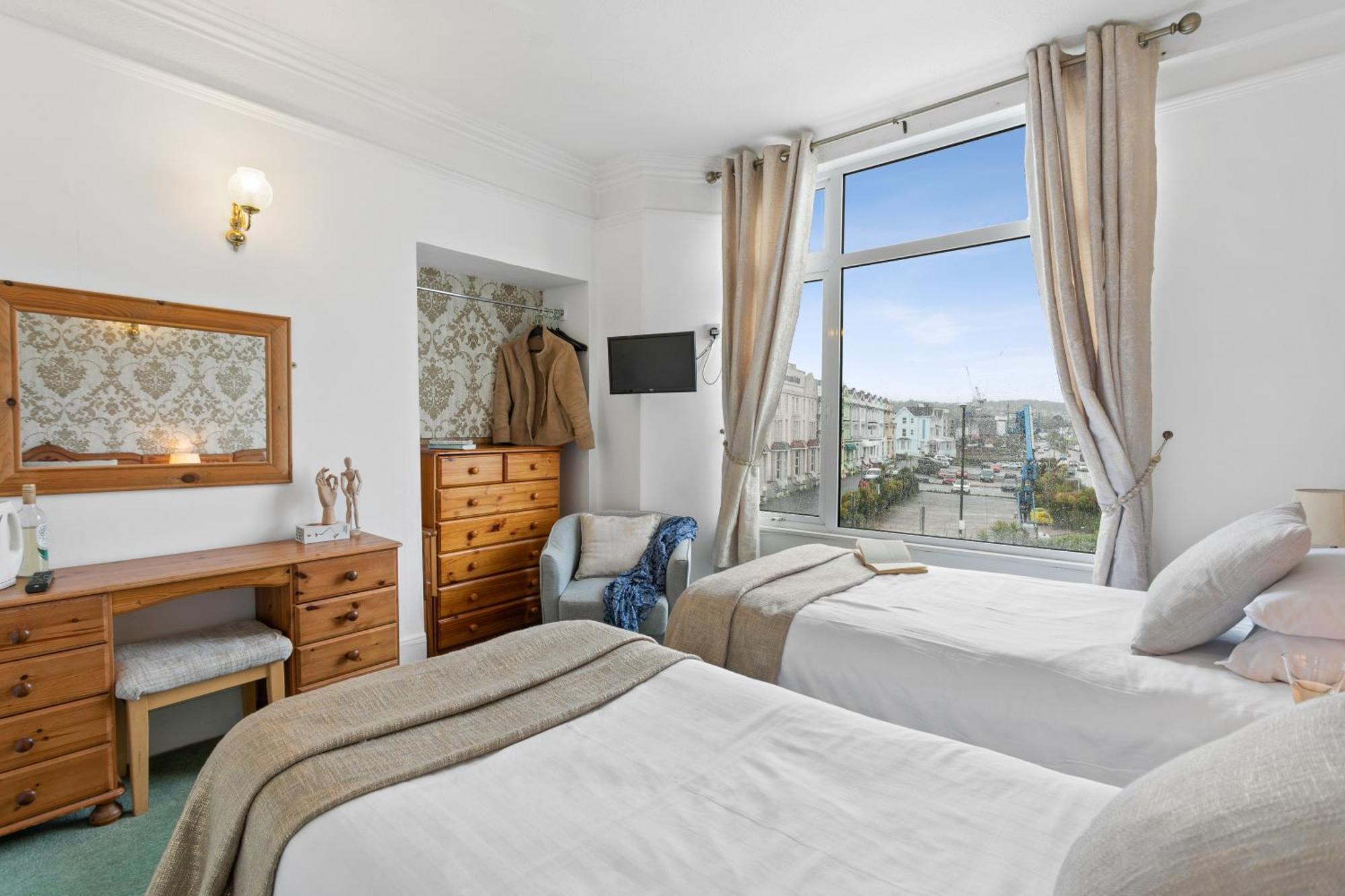 Deluxe Double or Twin Room Sea View