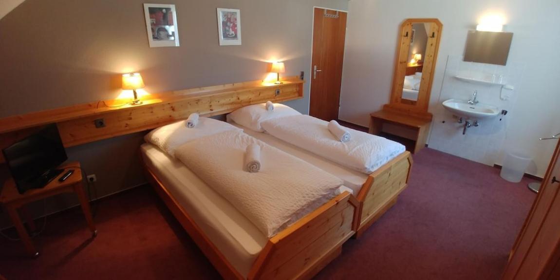 Doppelzimmer mit Gemeinschaftsbad