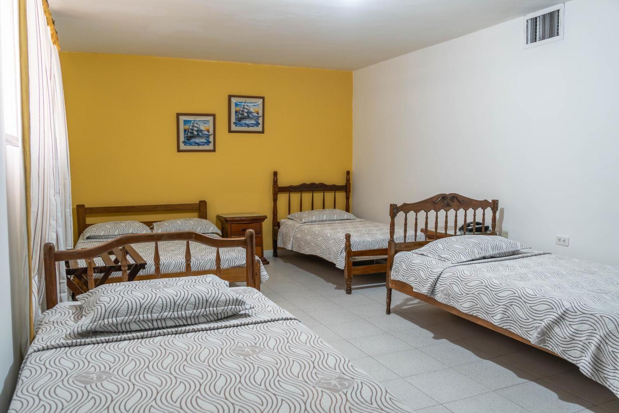 Family Room,1655275628:JPEG