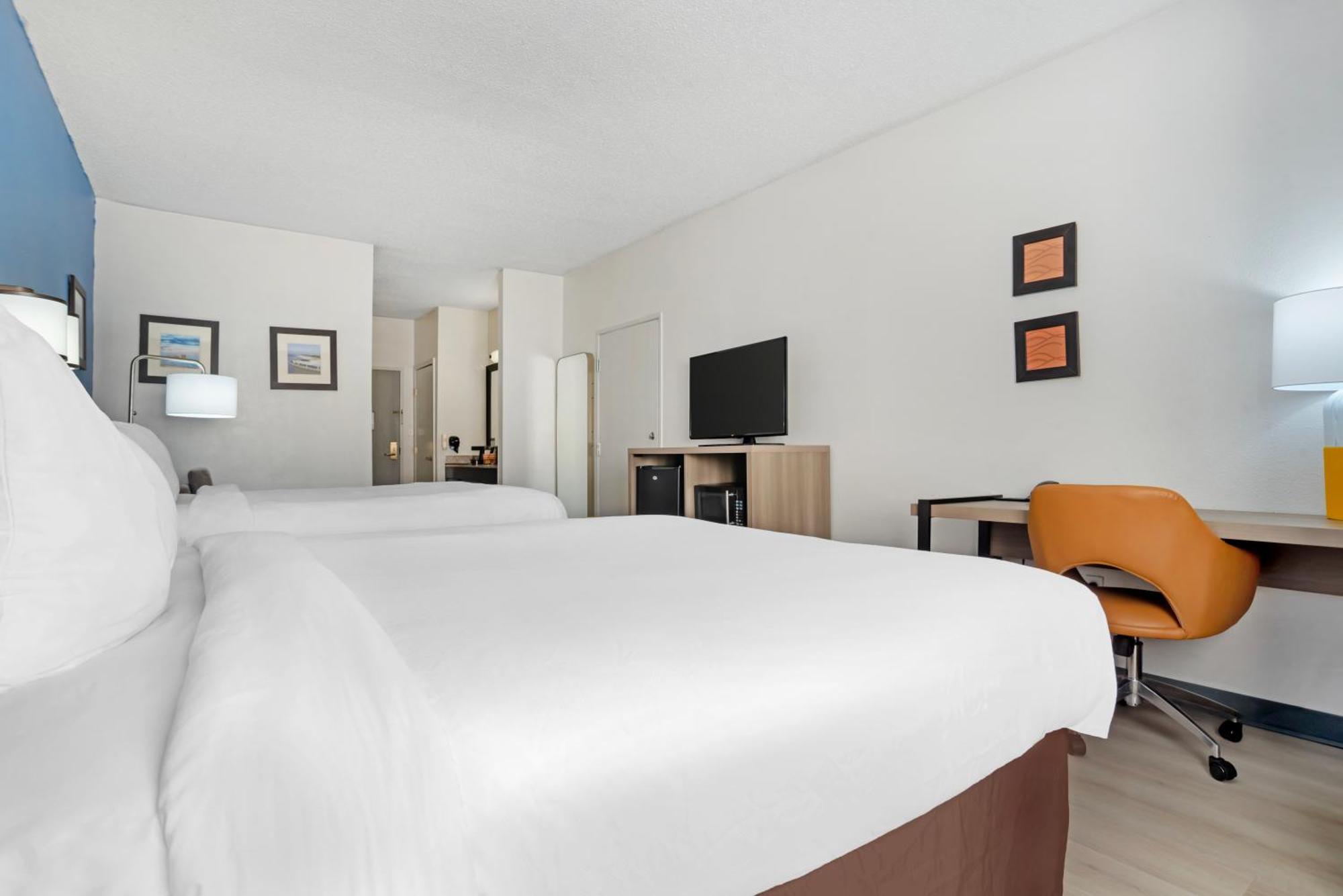 Queen Room with Two Queen Beds - Accessible/Non-Smoking