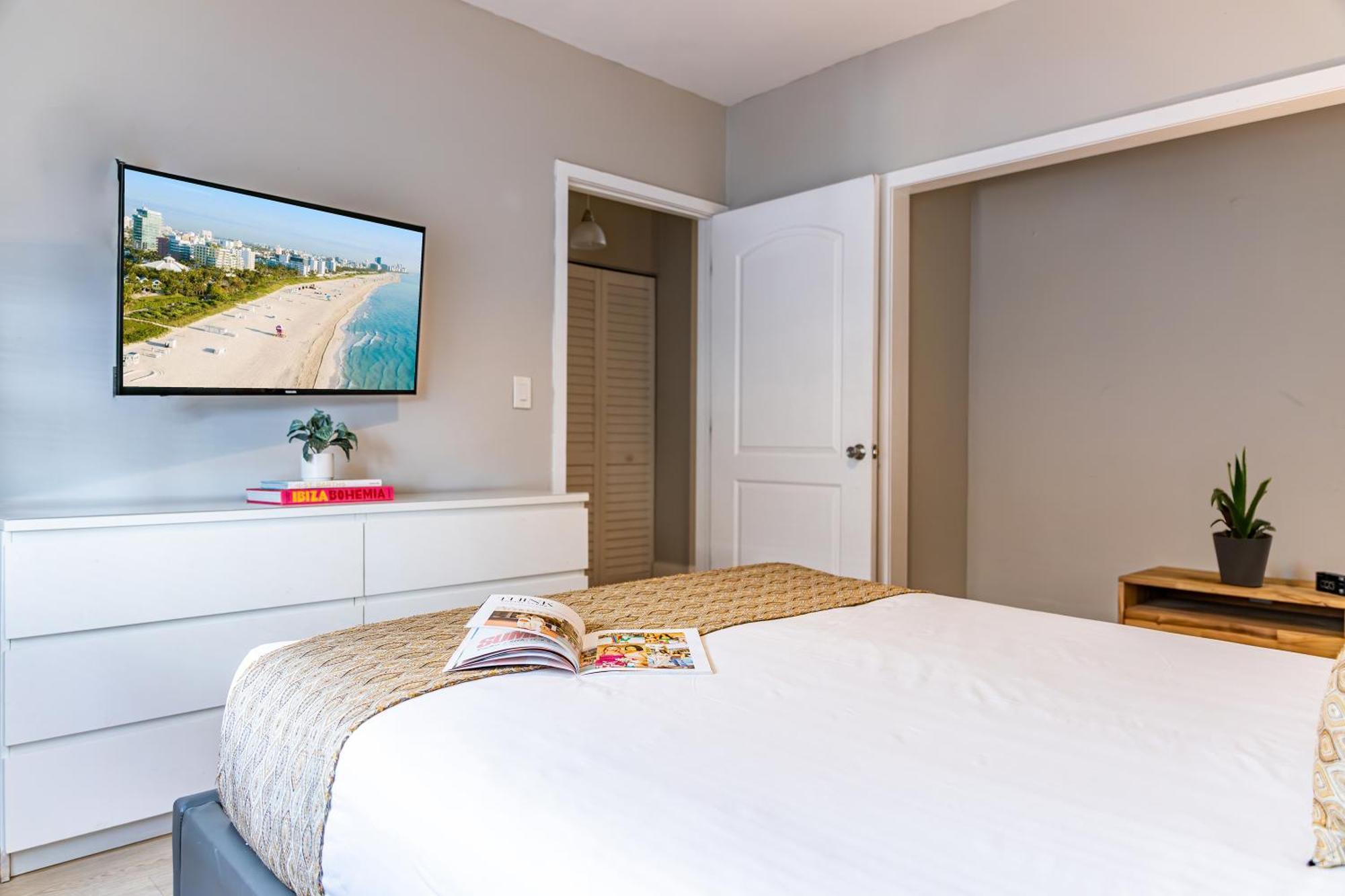 One Bedroom Queen Suite