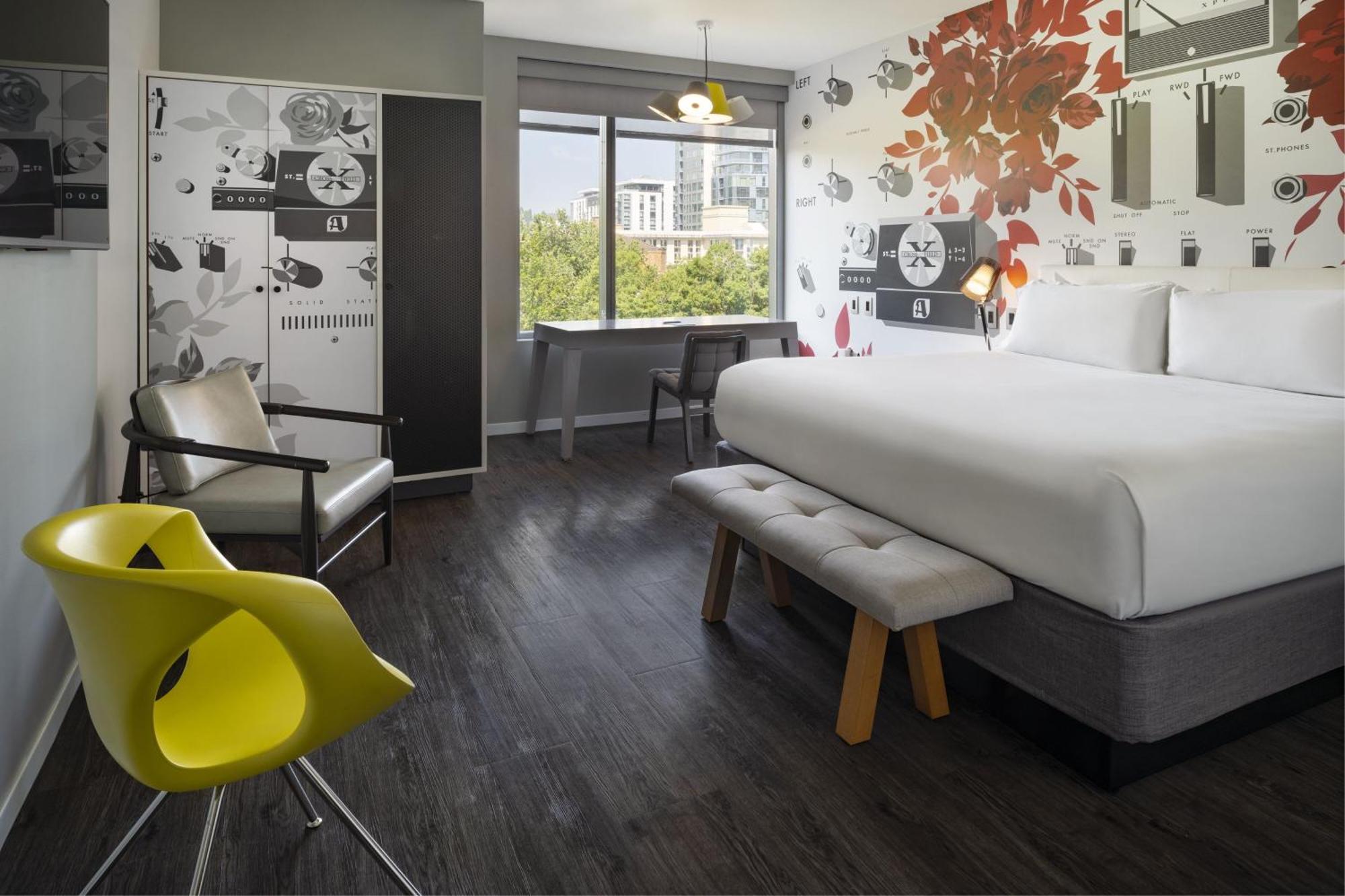 Deluxe King Room