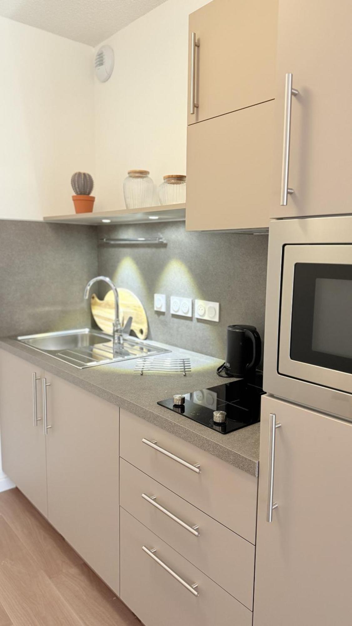 One-Bedroom Apartment