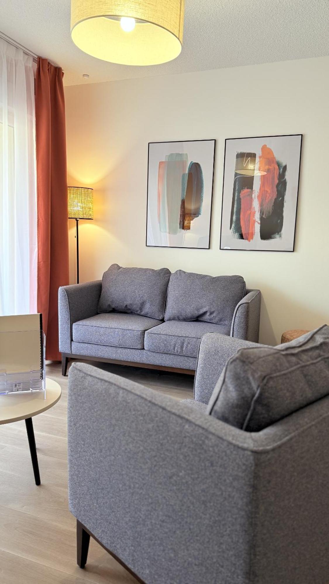 One-Bedroom Apartment
