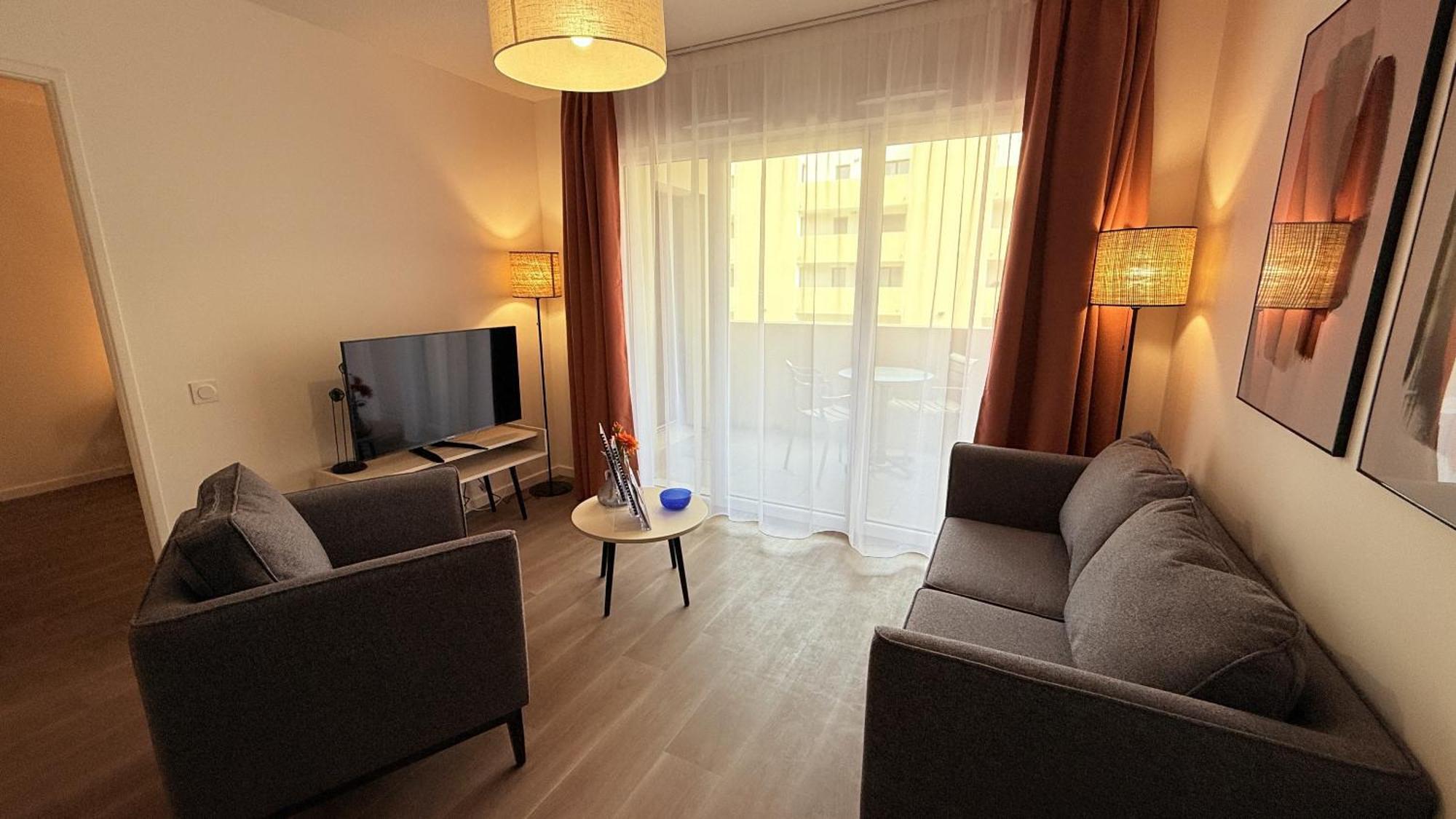 One-Bedroom Apartment