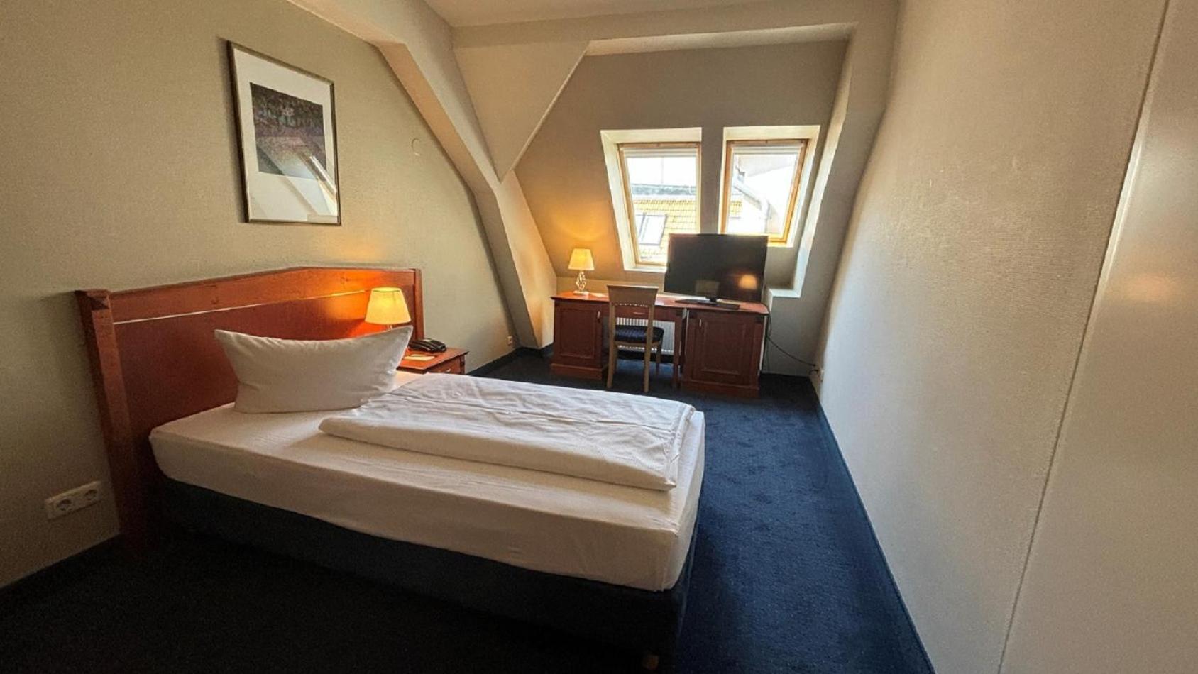 Standard Single Room