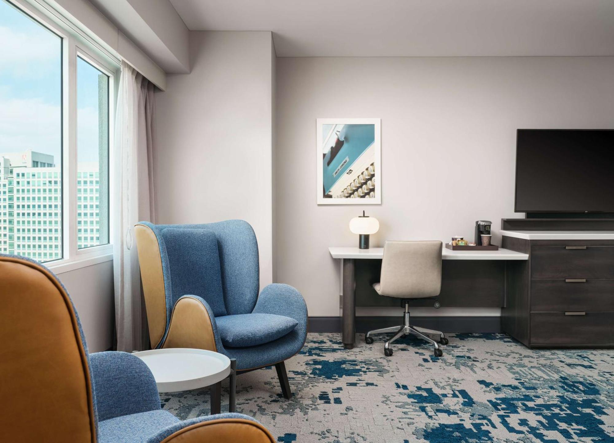 Corner King Room