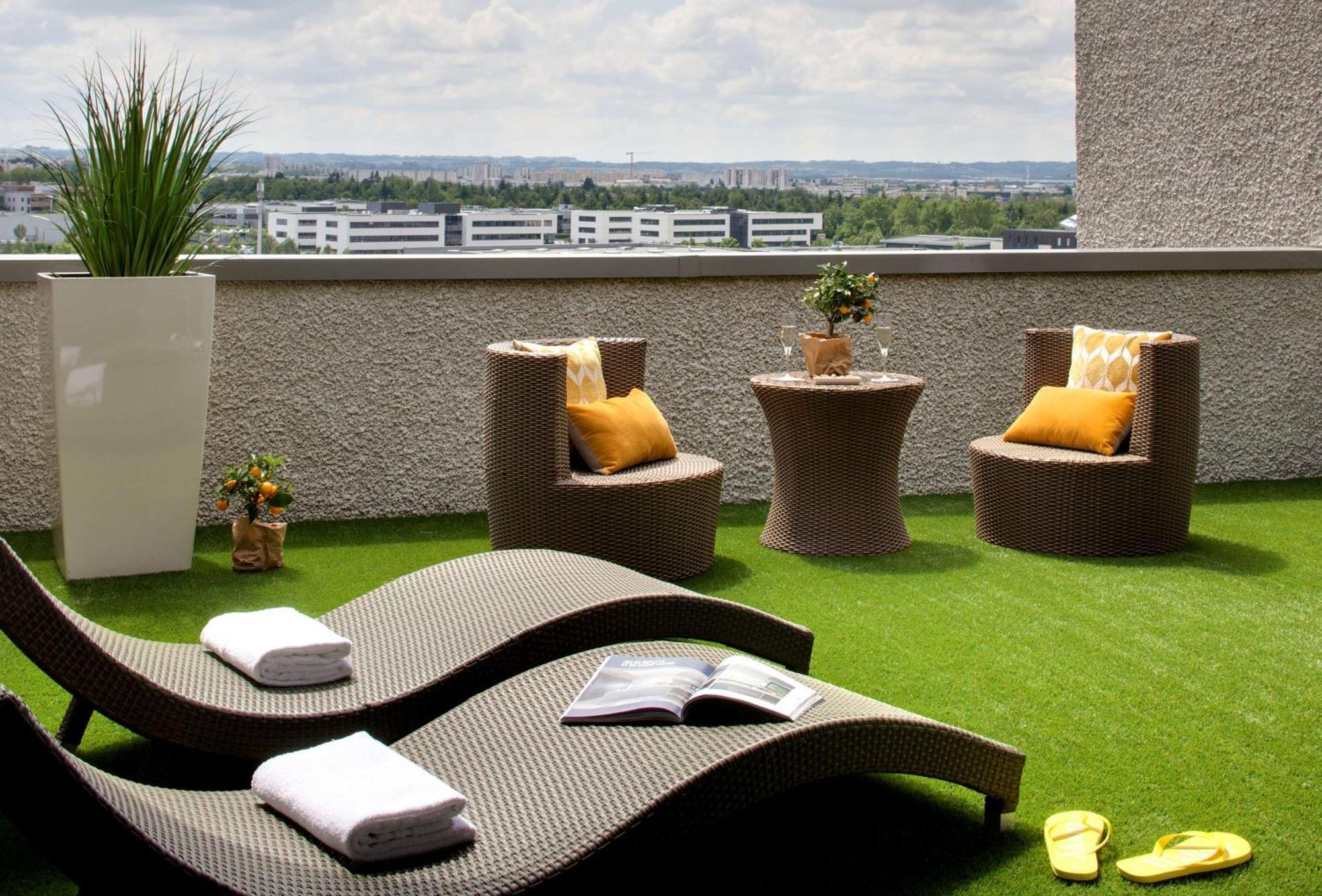 Superior King Suite with Terrace And Lake View