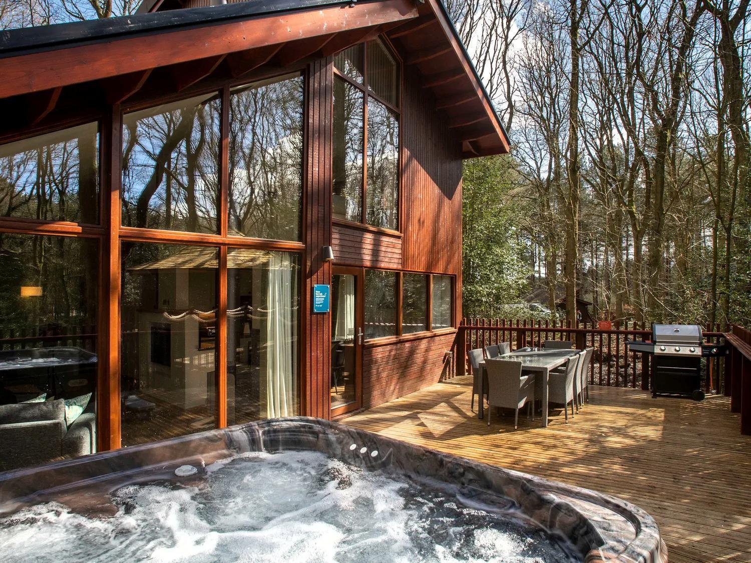 Golden Oak Cabin (pet-friendly)