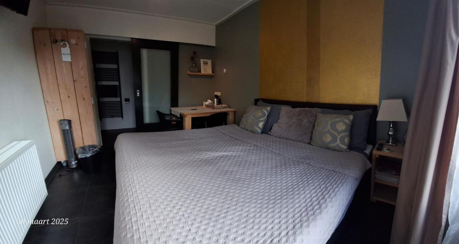 Double Room Private Bathroom