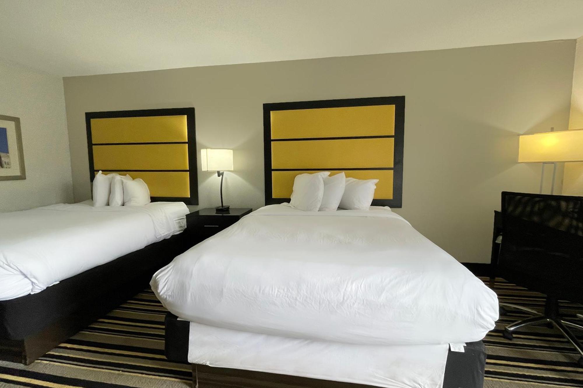 2 Queen Beds Non-Smoking