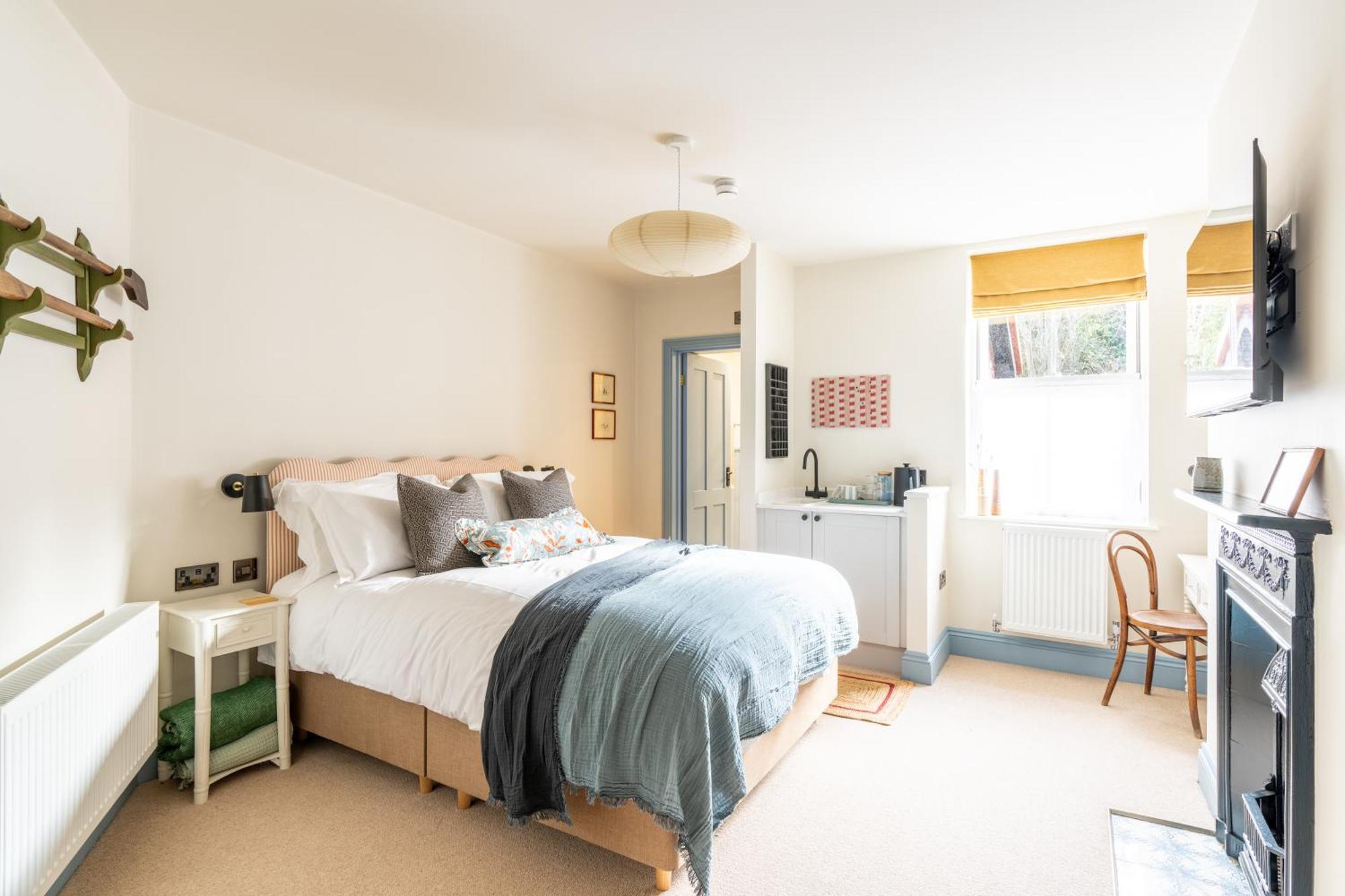 Suite 6 –Traditional King First Floor