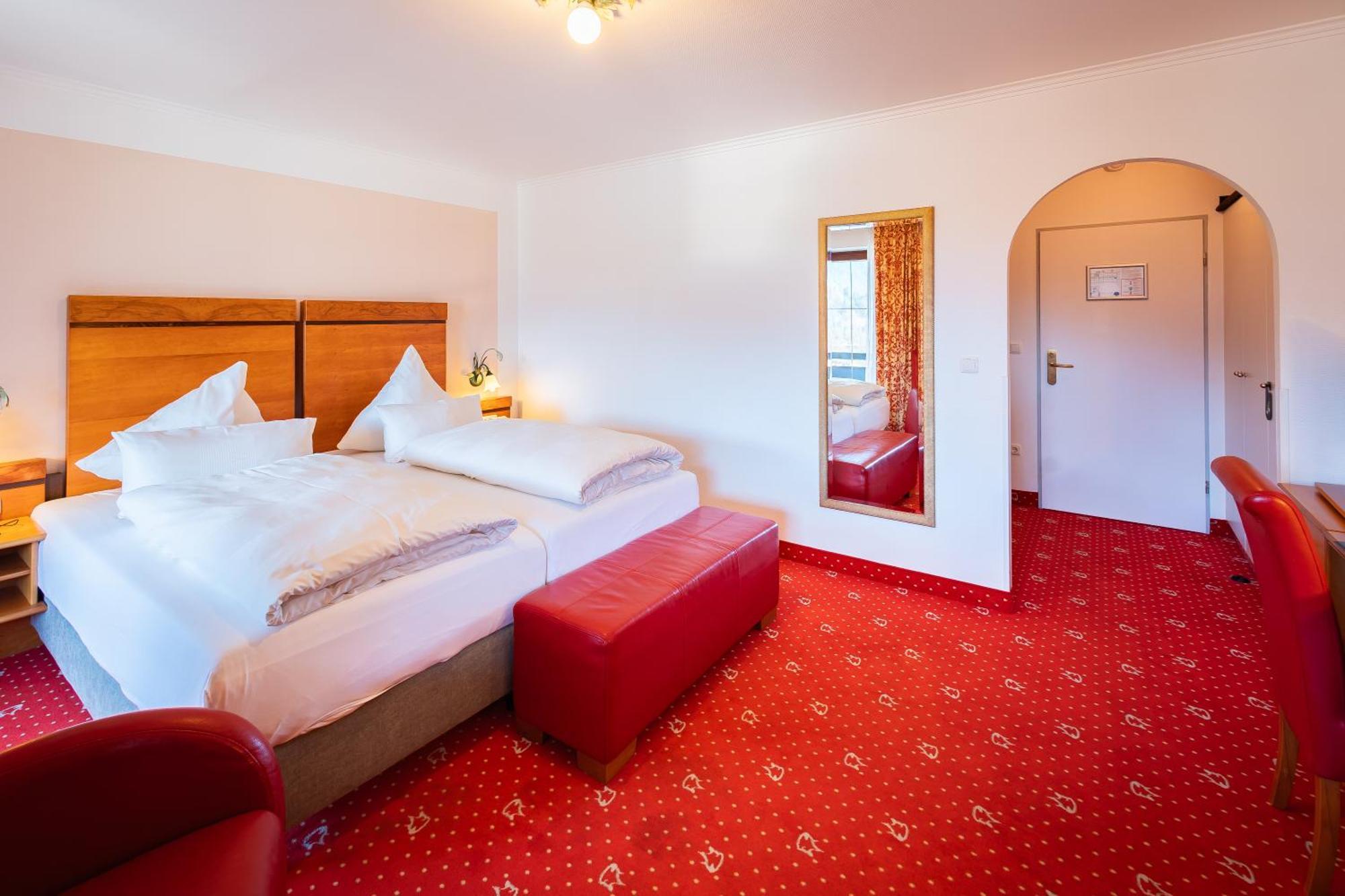 Double Room with Balcony and Mountain View