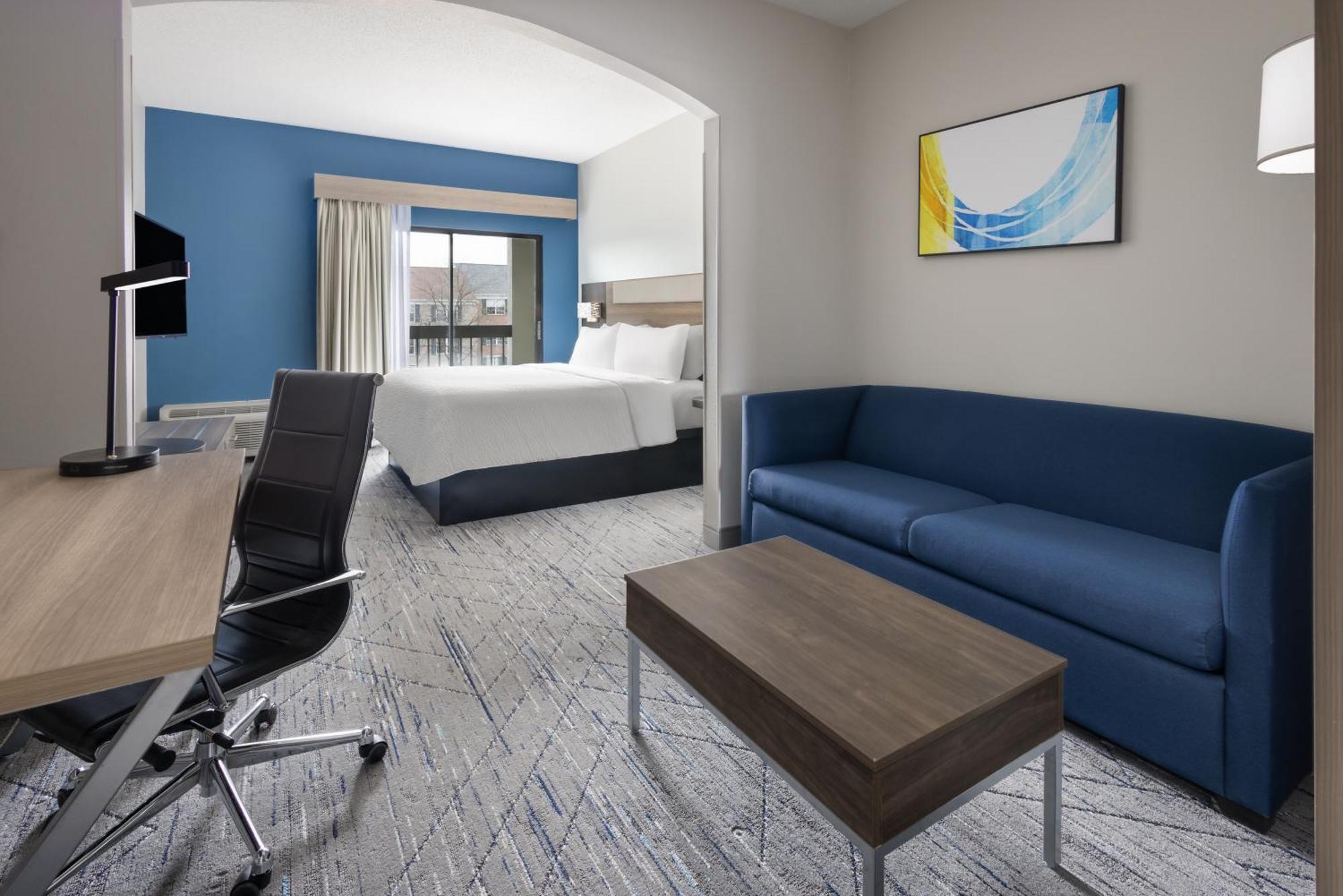 King Room Balcony Tub Communications or Mobility Accessible