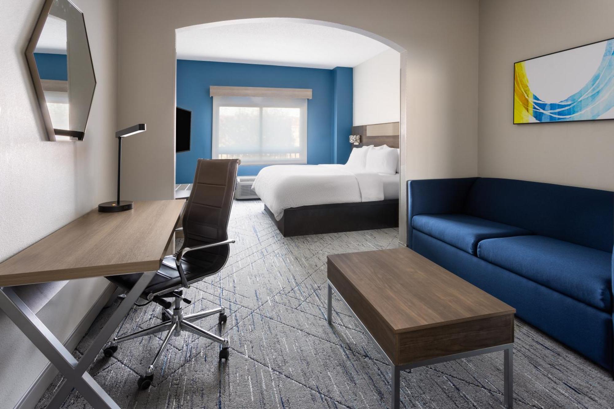 Standard King Room Sofa Bed