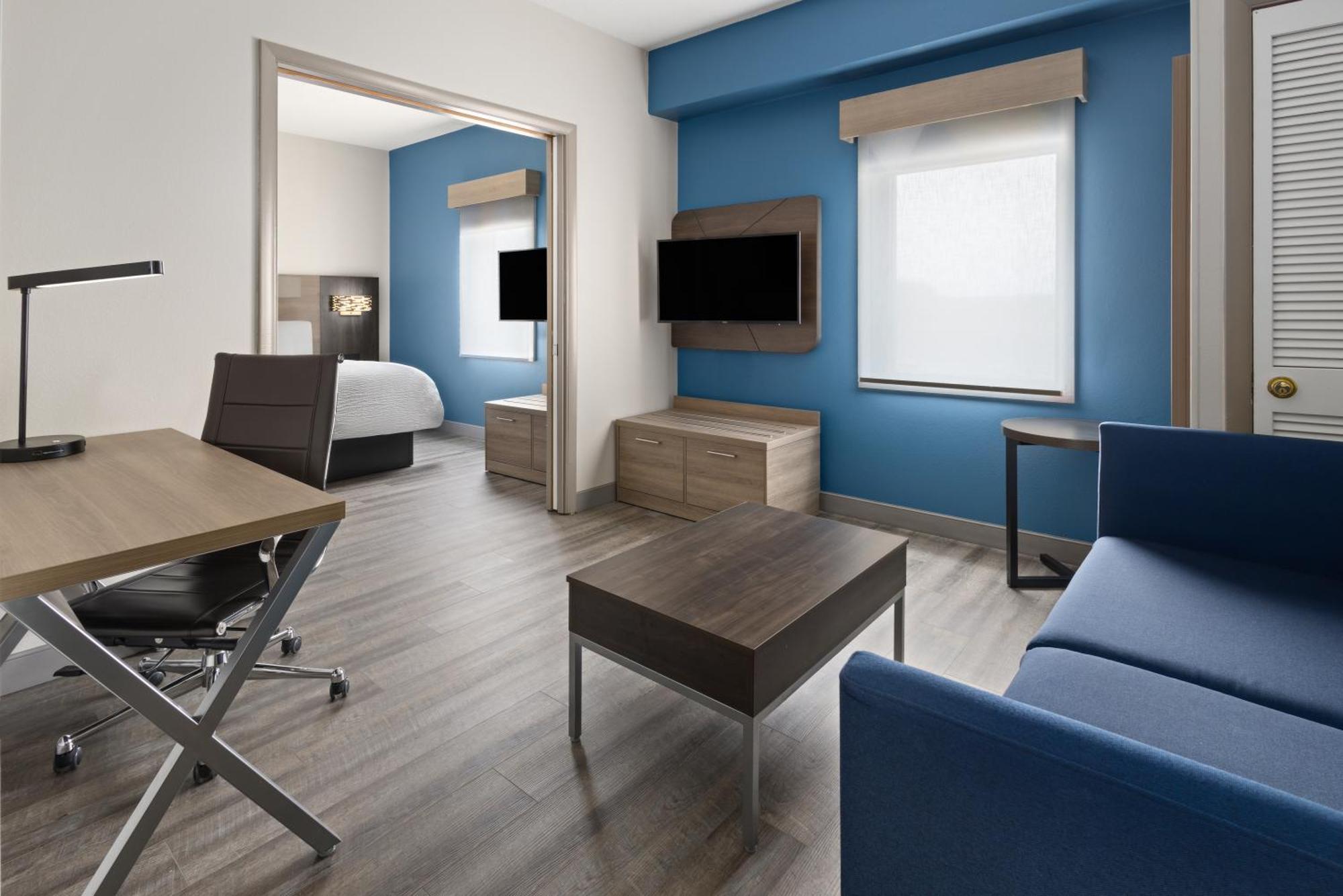 One-Bedroom King Suite