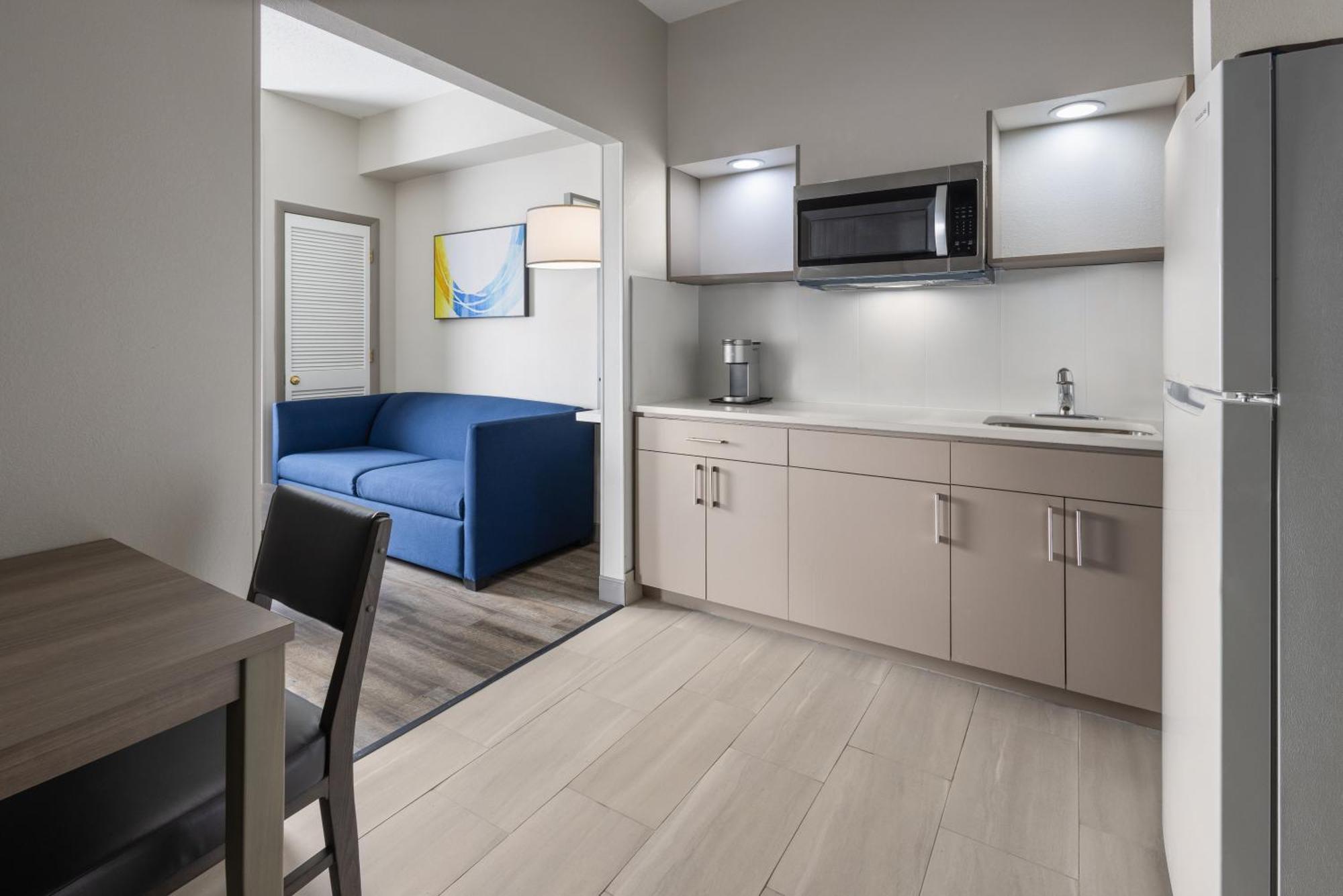 One-Bedroom King Suite