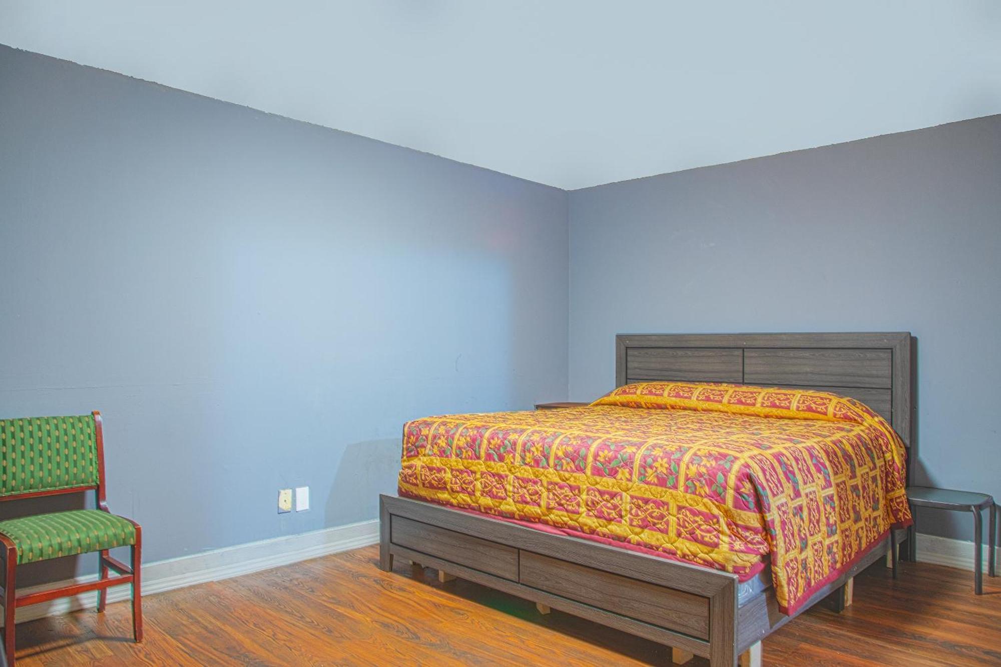 Suite - King Bed