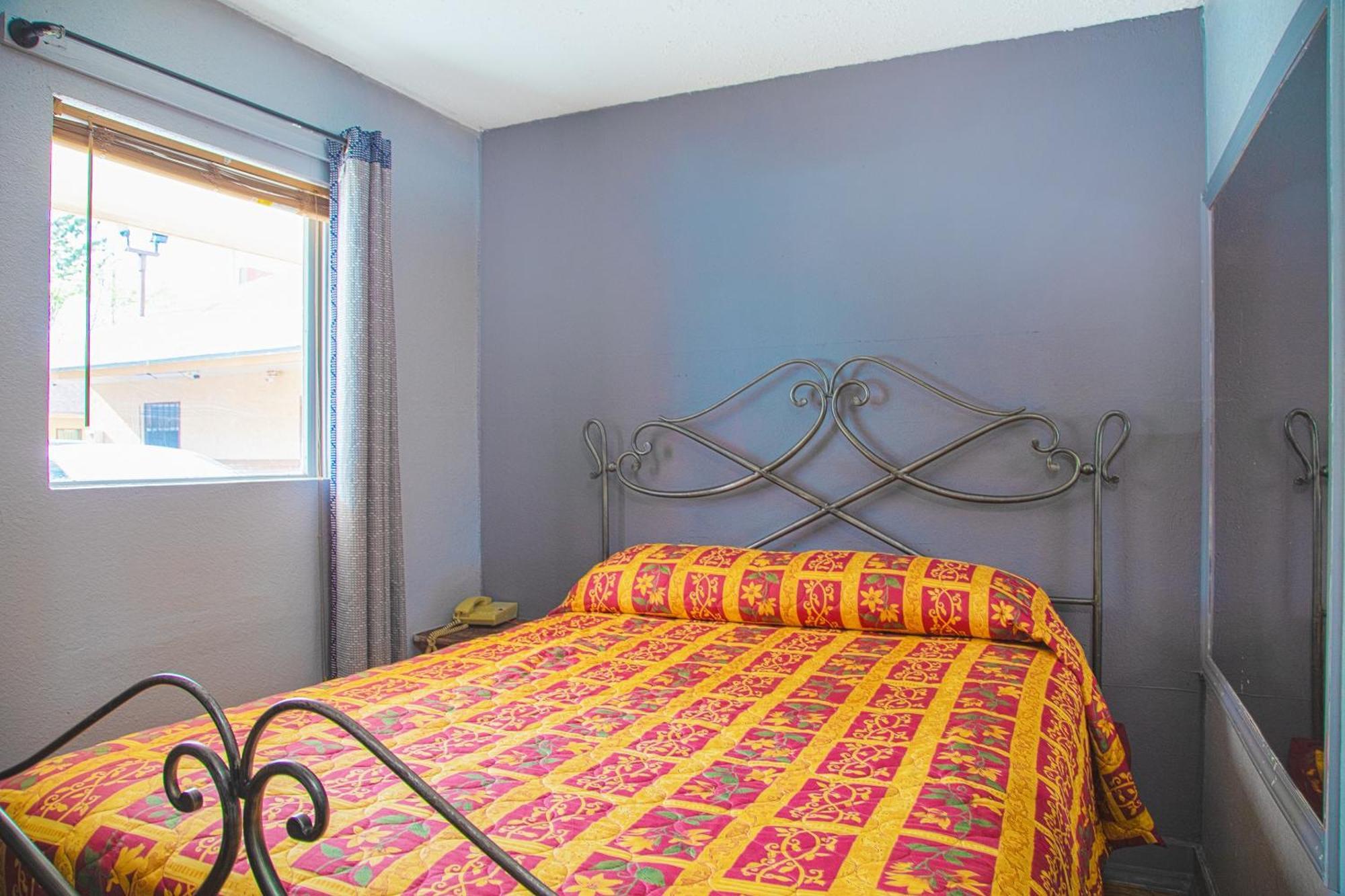 Queen Bed Non-Smoking