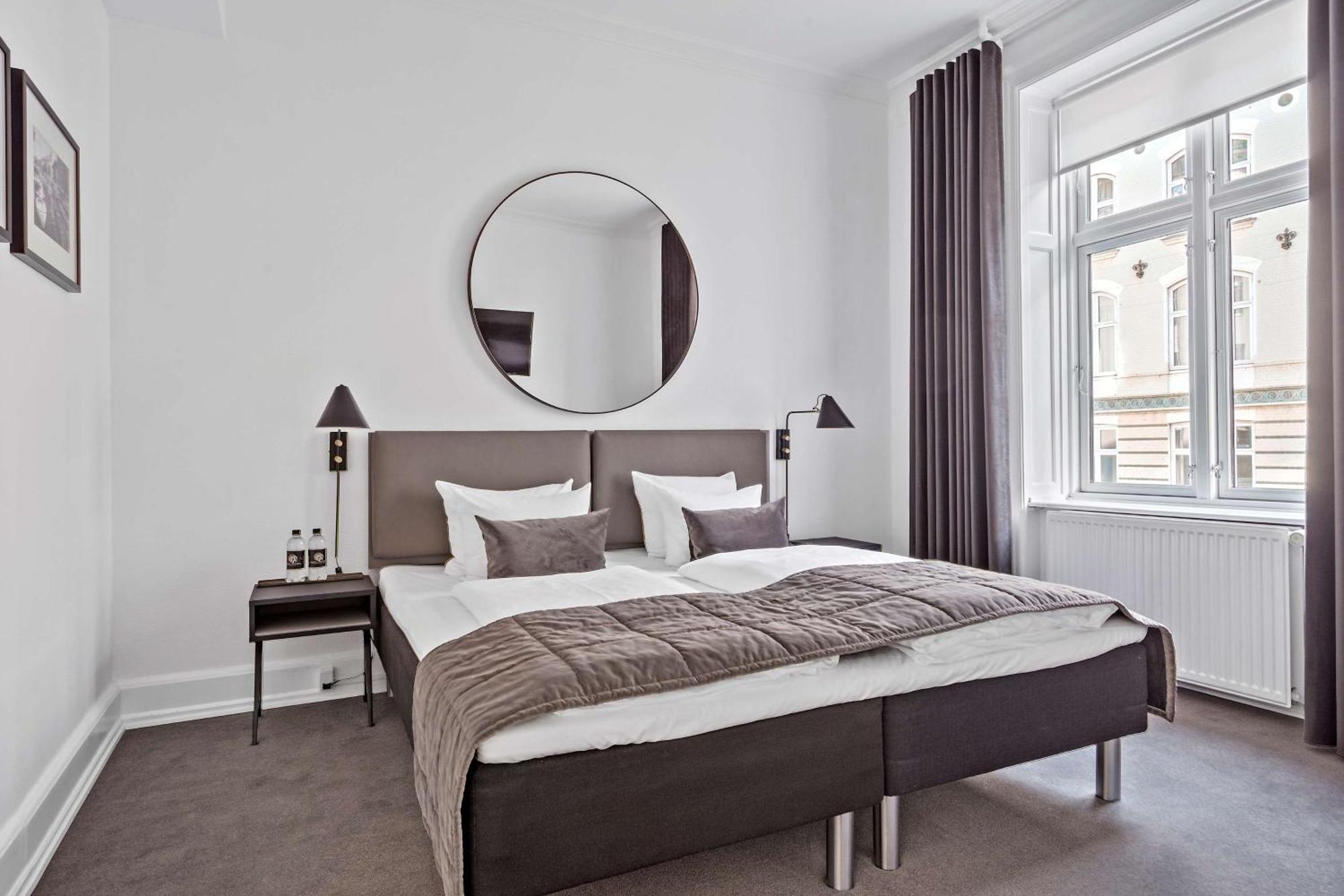Family King Room with Sofa Bed