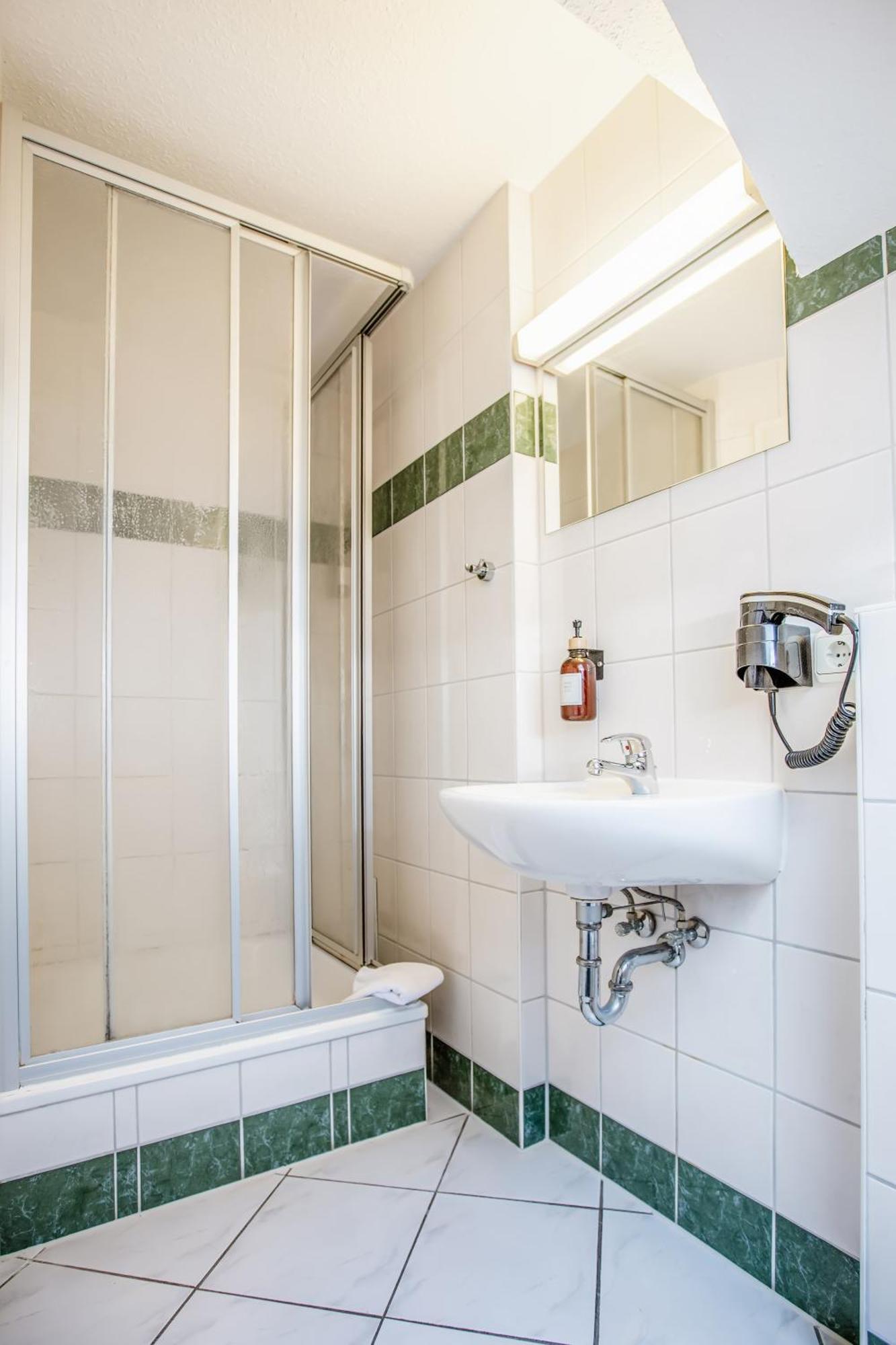 Doppelzimmer mit Balkon