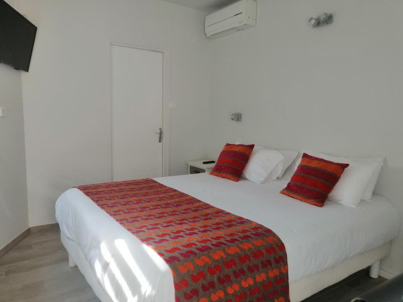 One-Bedroom Loft Apartment Balcony 140cm Double Bed