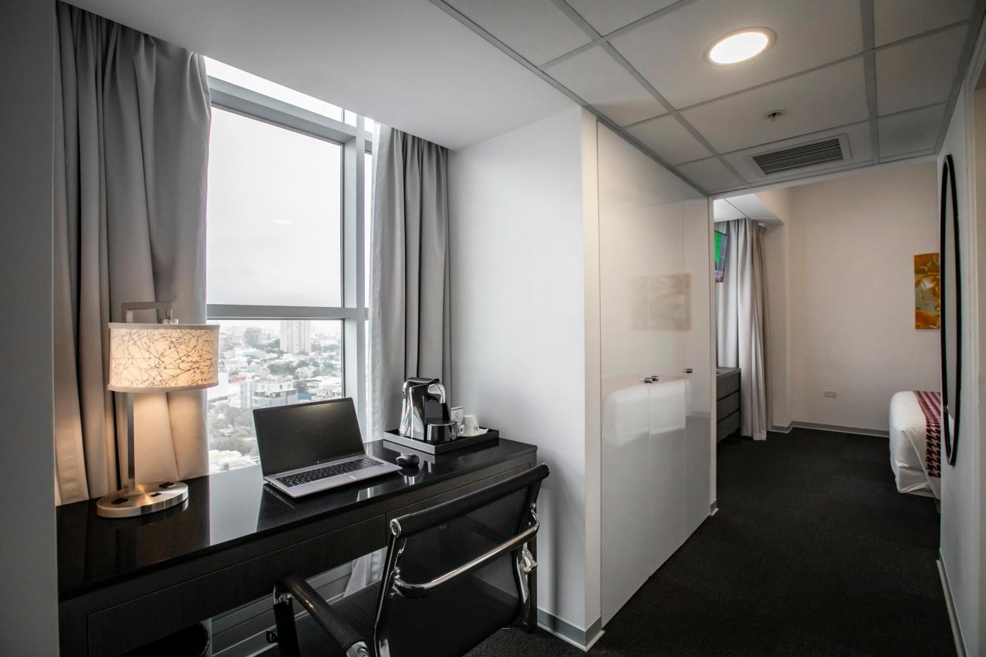 Junior King Suite Non-Smoking