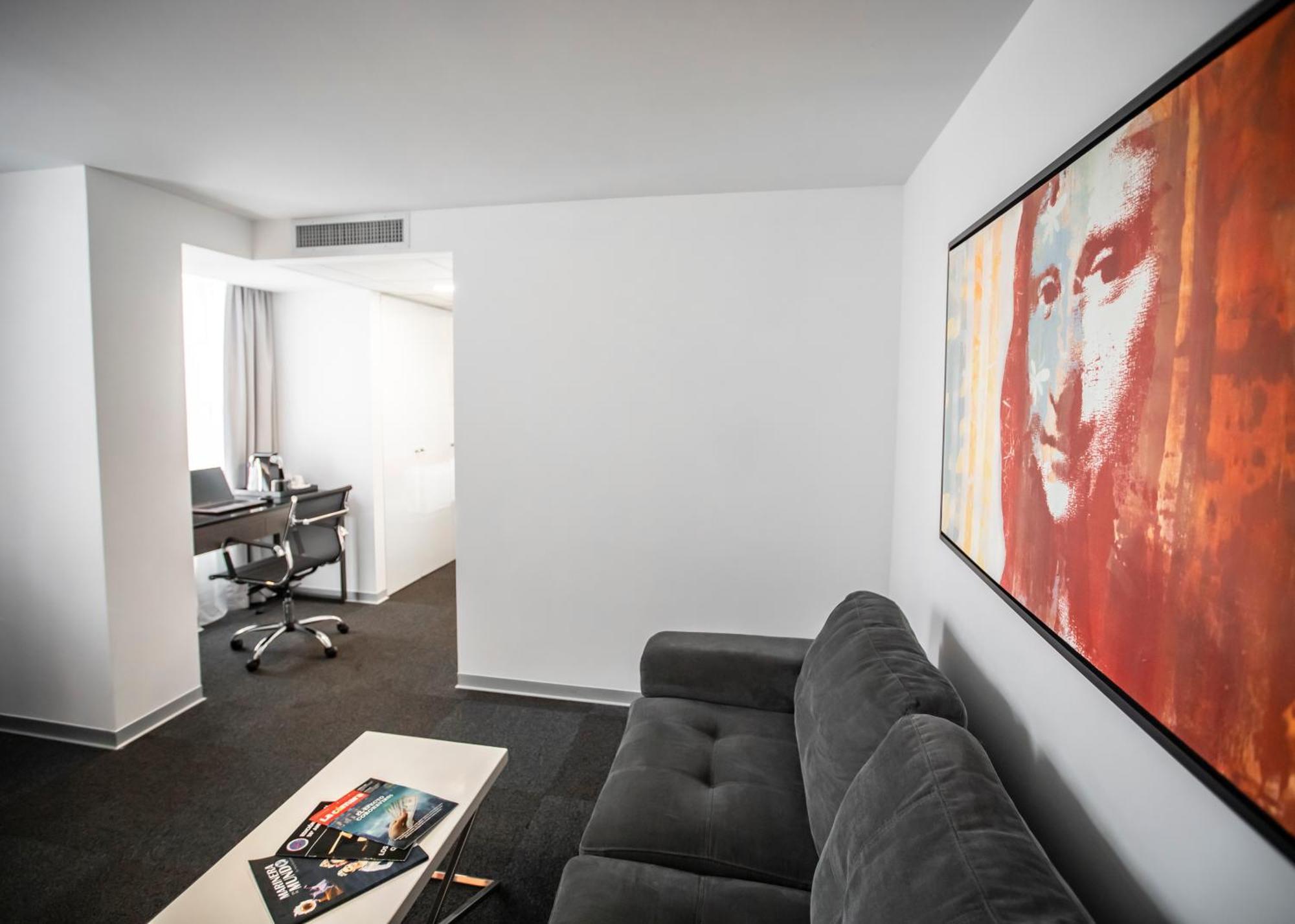 Junior King Suite Non-Smoking
