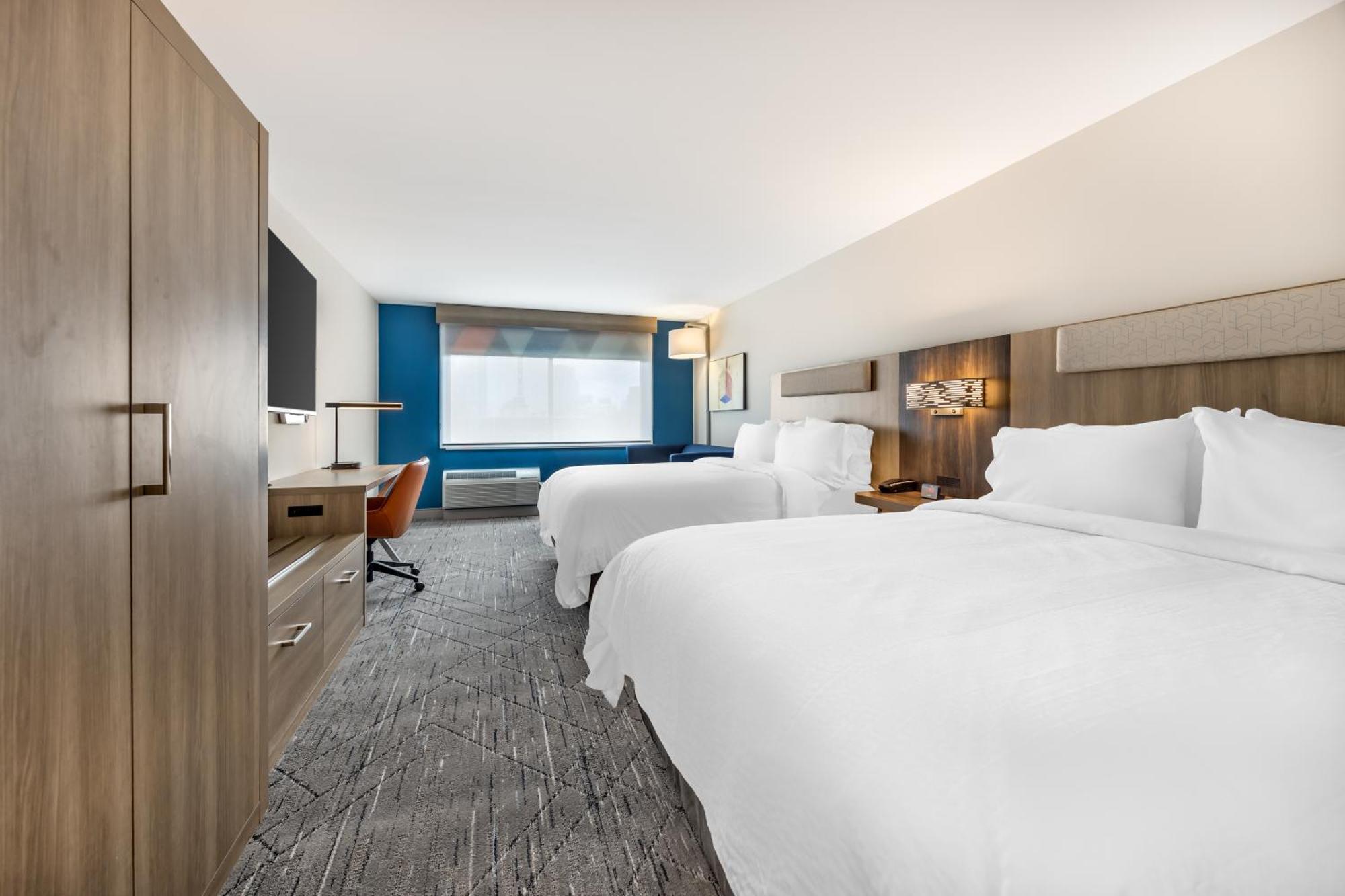 Queen Suite with Two Queen Beds