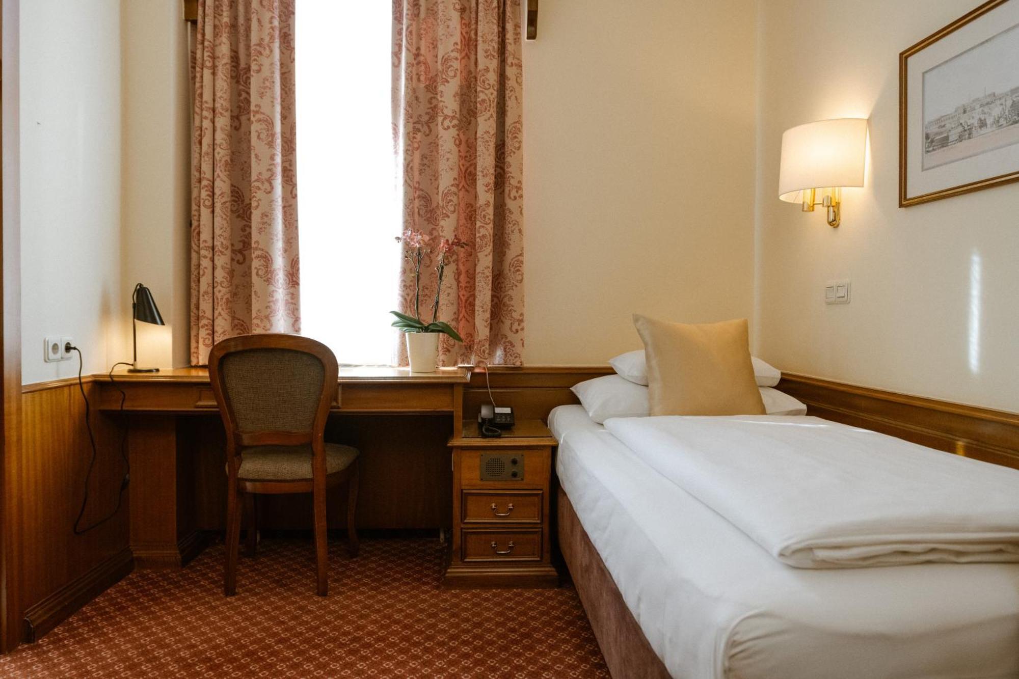 Standard Single Room,1661633173:JPEG