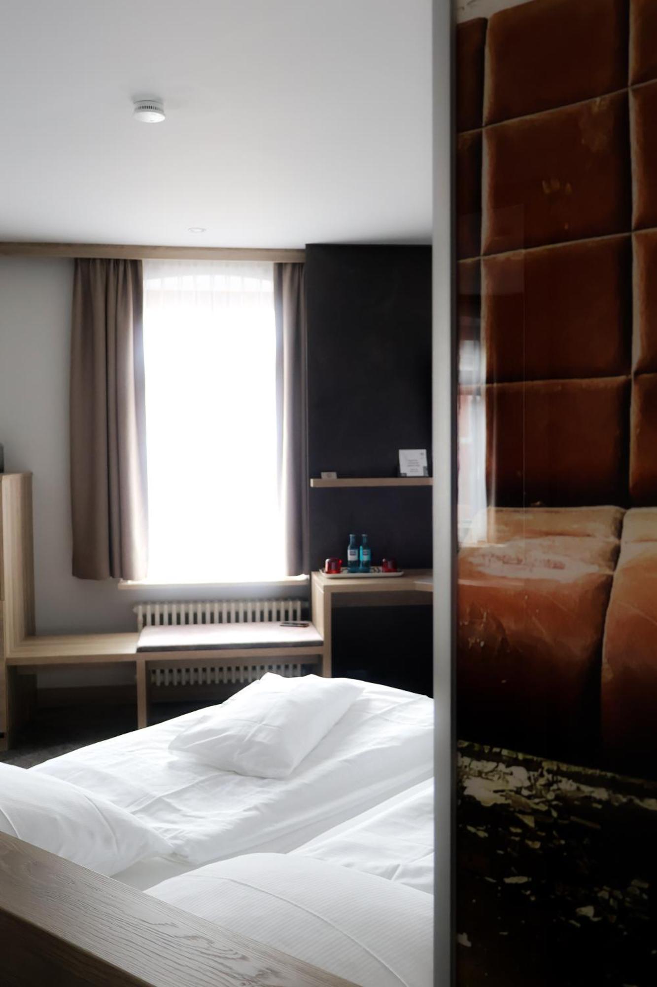 Deluxe Double Room Bath