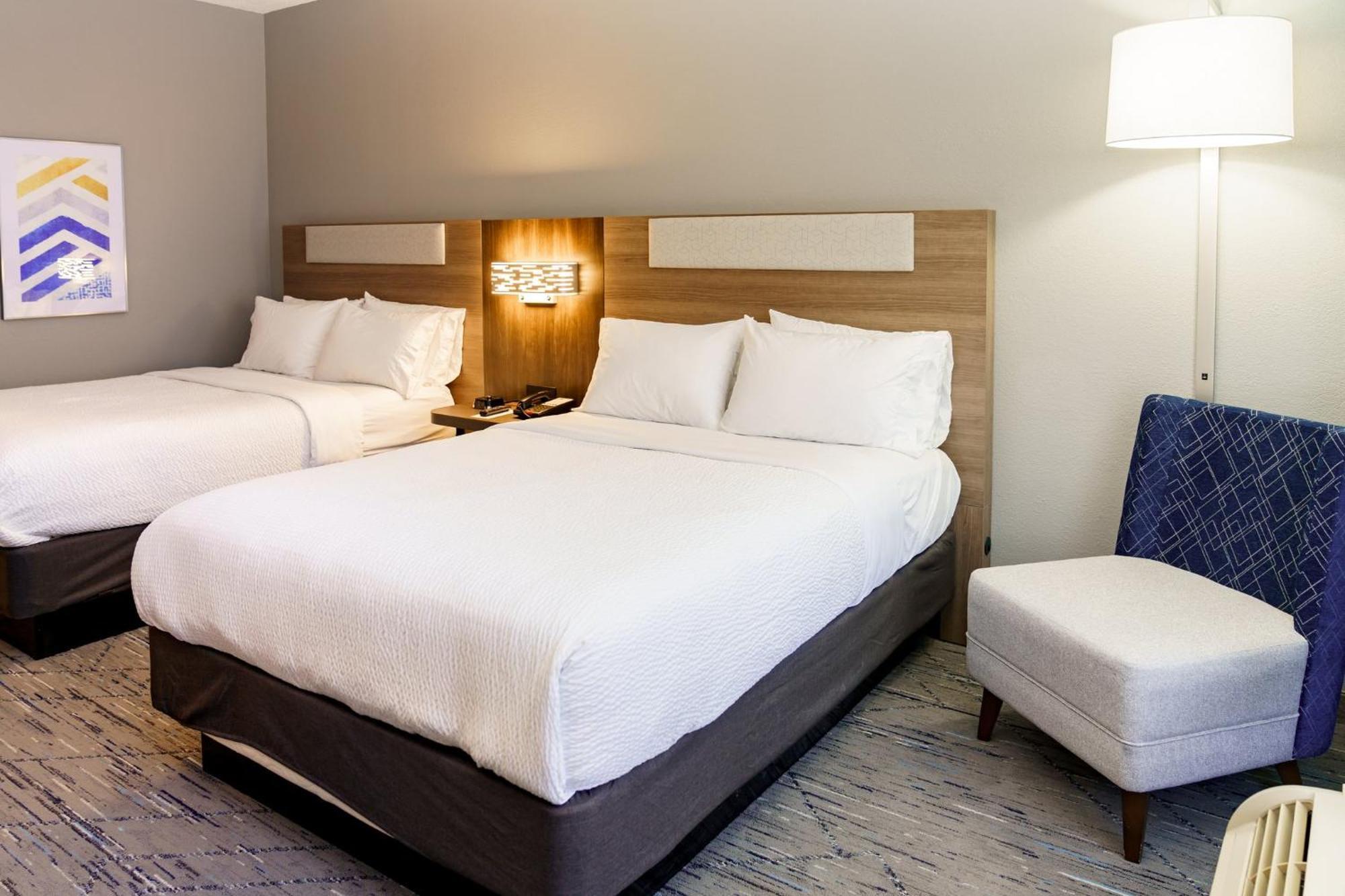 Standard Room with Two Queen Beds