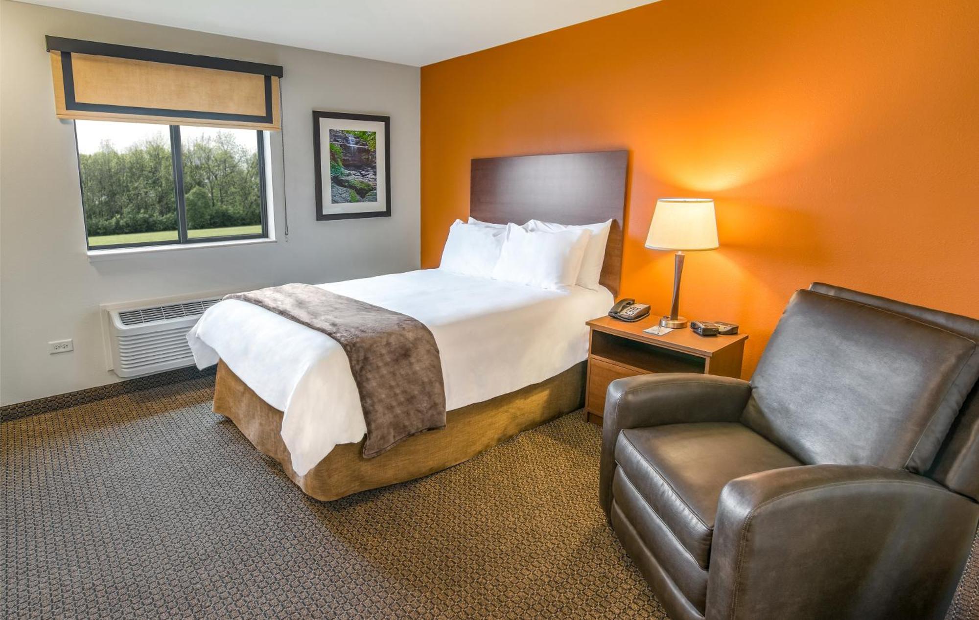 Queen Room Hearing & Mobility Accessible Roll Shower