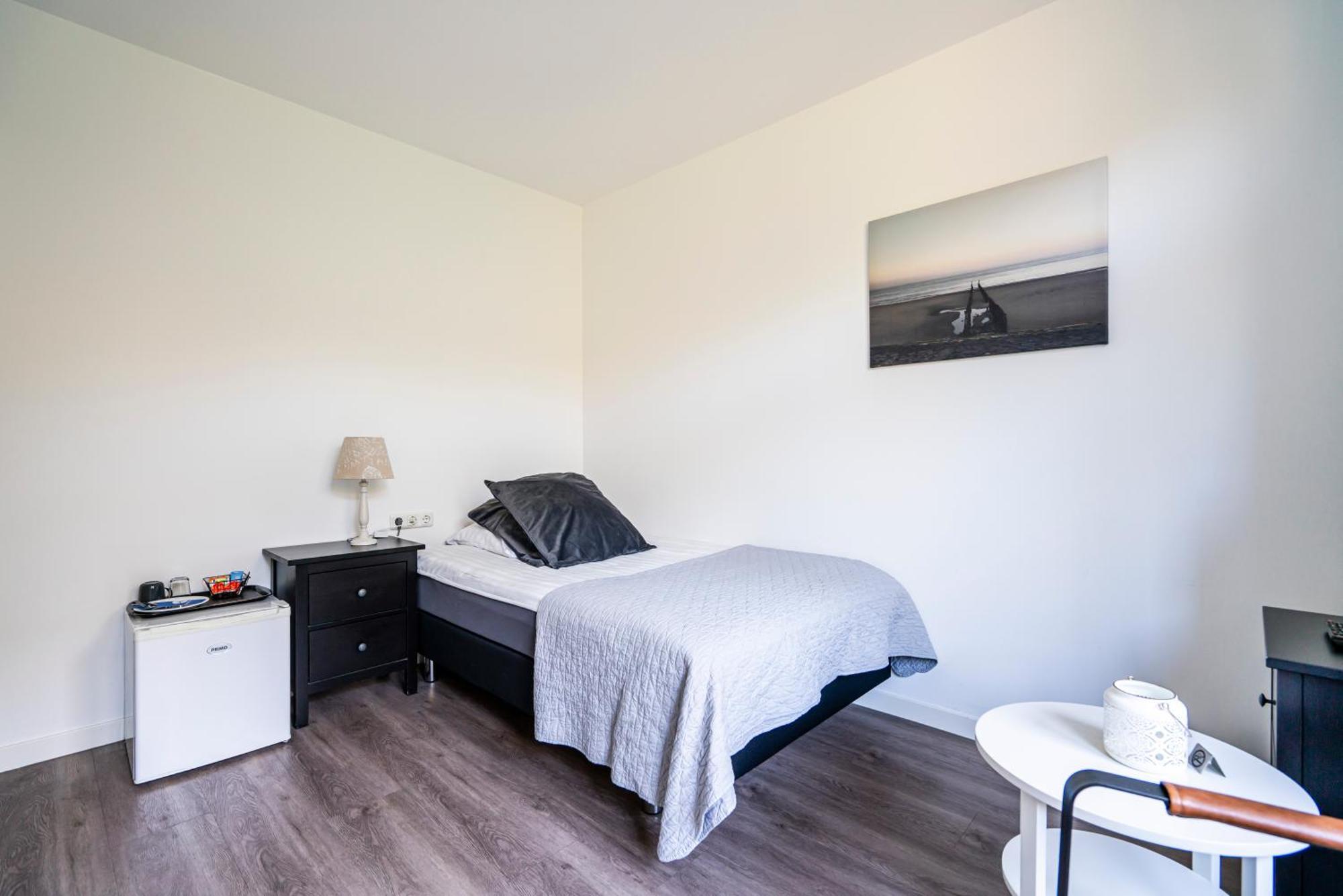 Single Room,1662391729:JPEG
