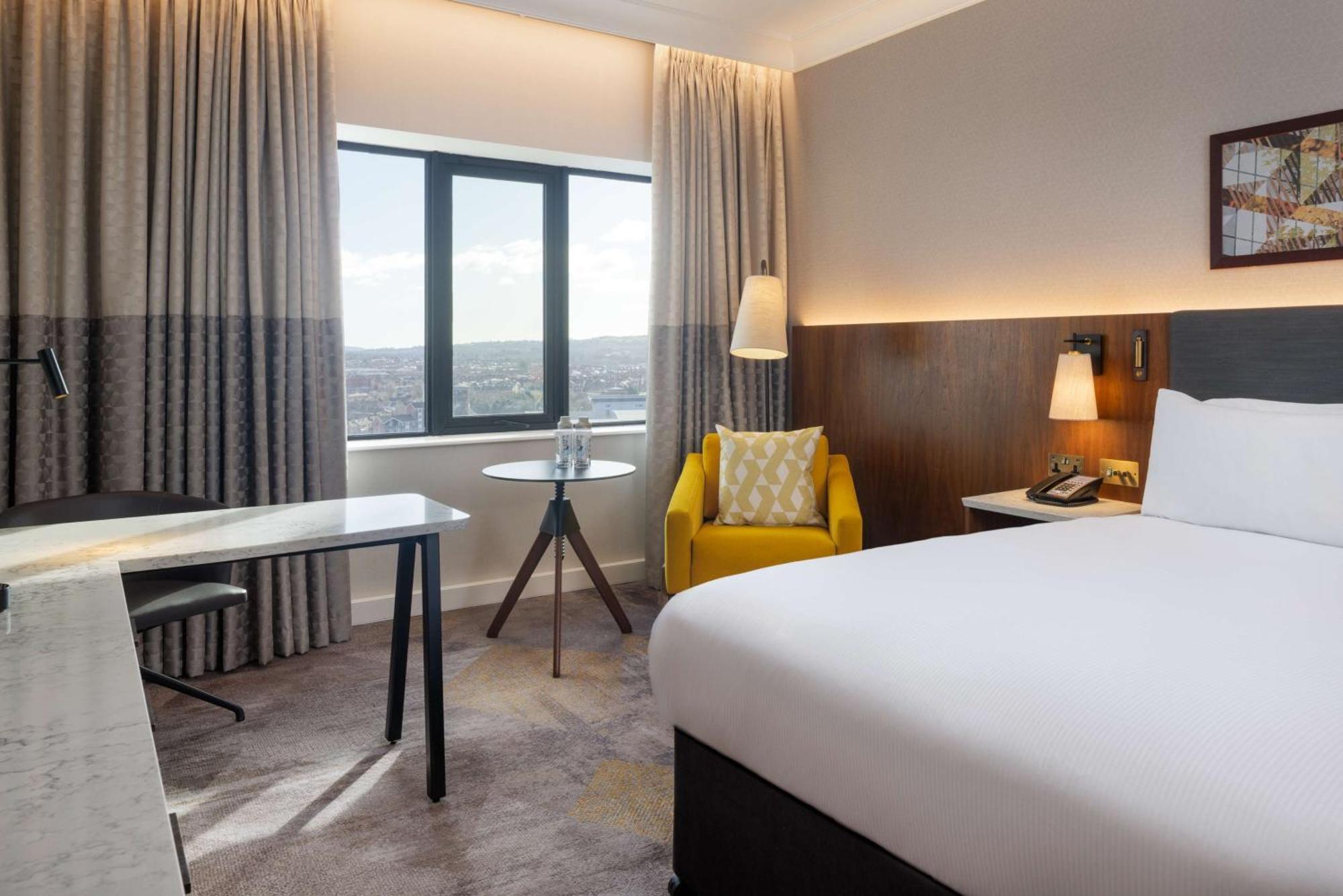 Executive King Room Lounge Access