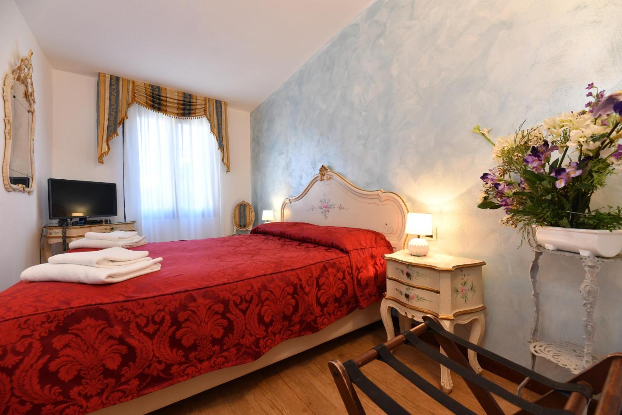 Budget Double or Twin Room,1662397781:JPEG