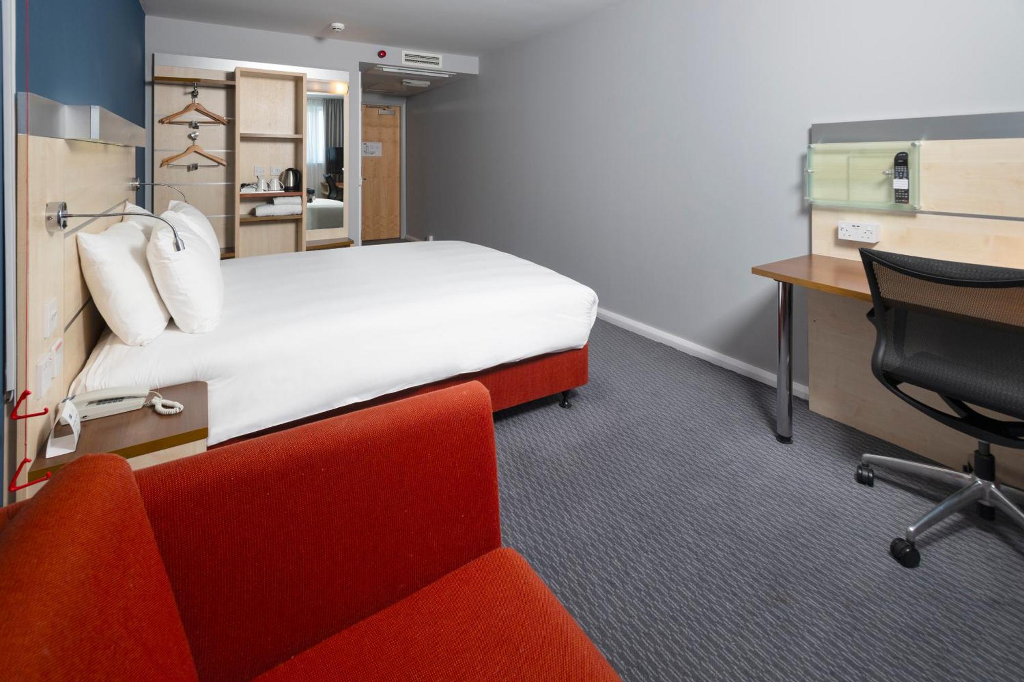 Standard King Room Hot Accessible