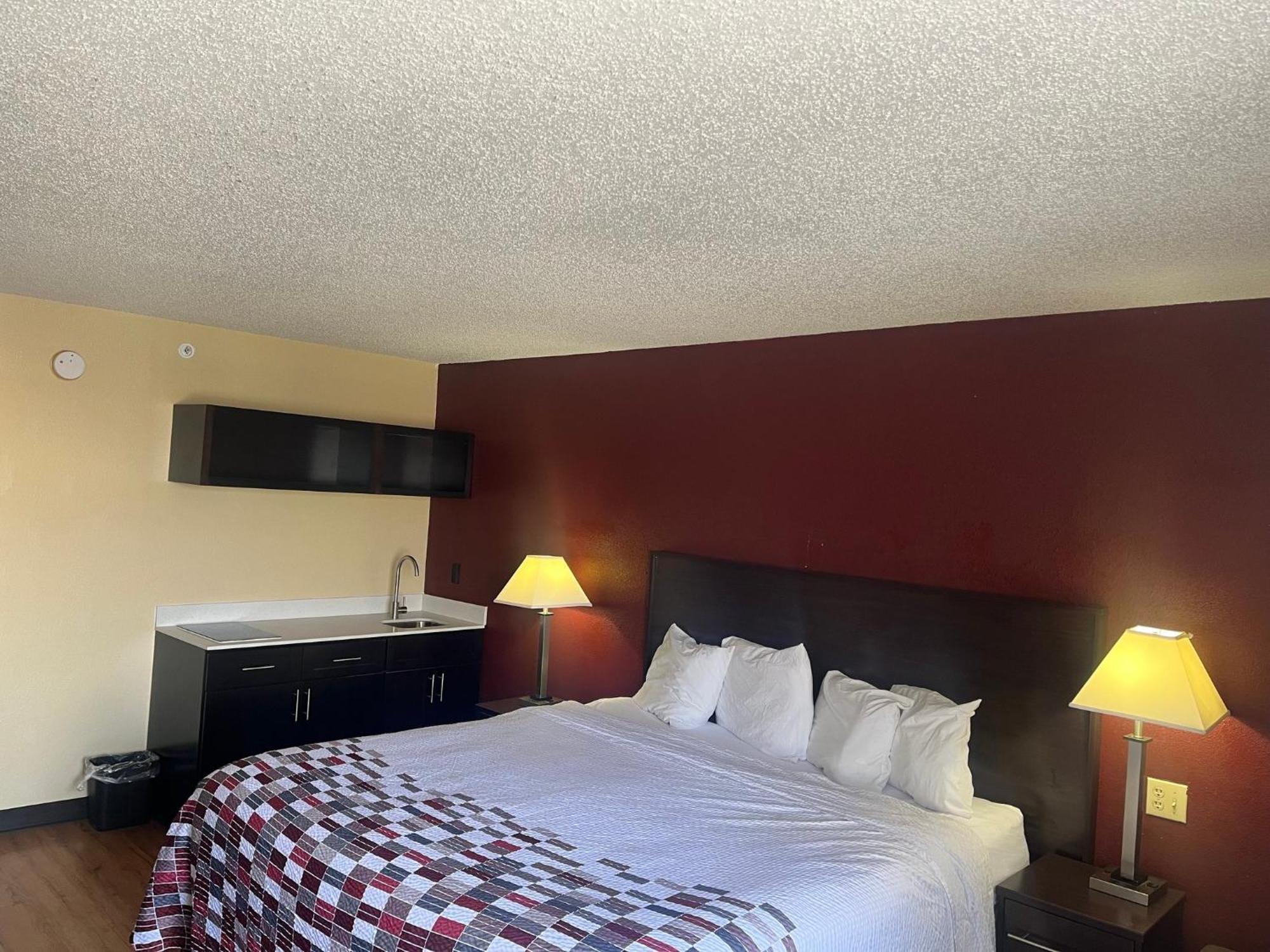 Superior King Room Kitchenette Non-Smoking
