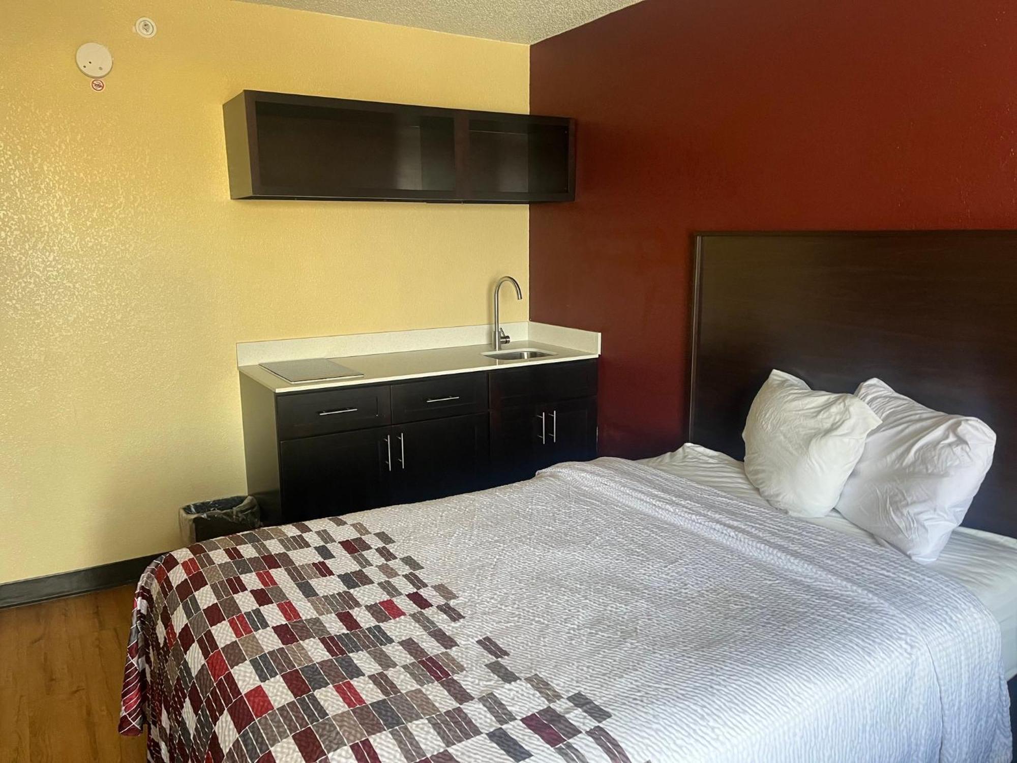 Deluxe Room Two Double Beds Kitchenette Non-Smoking