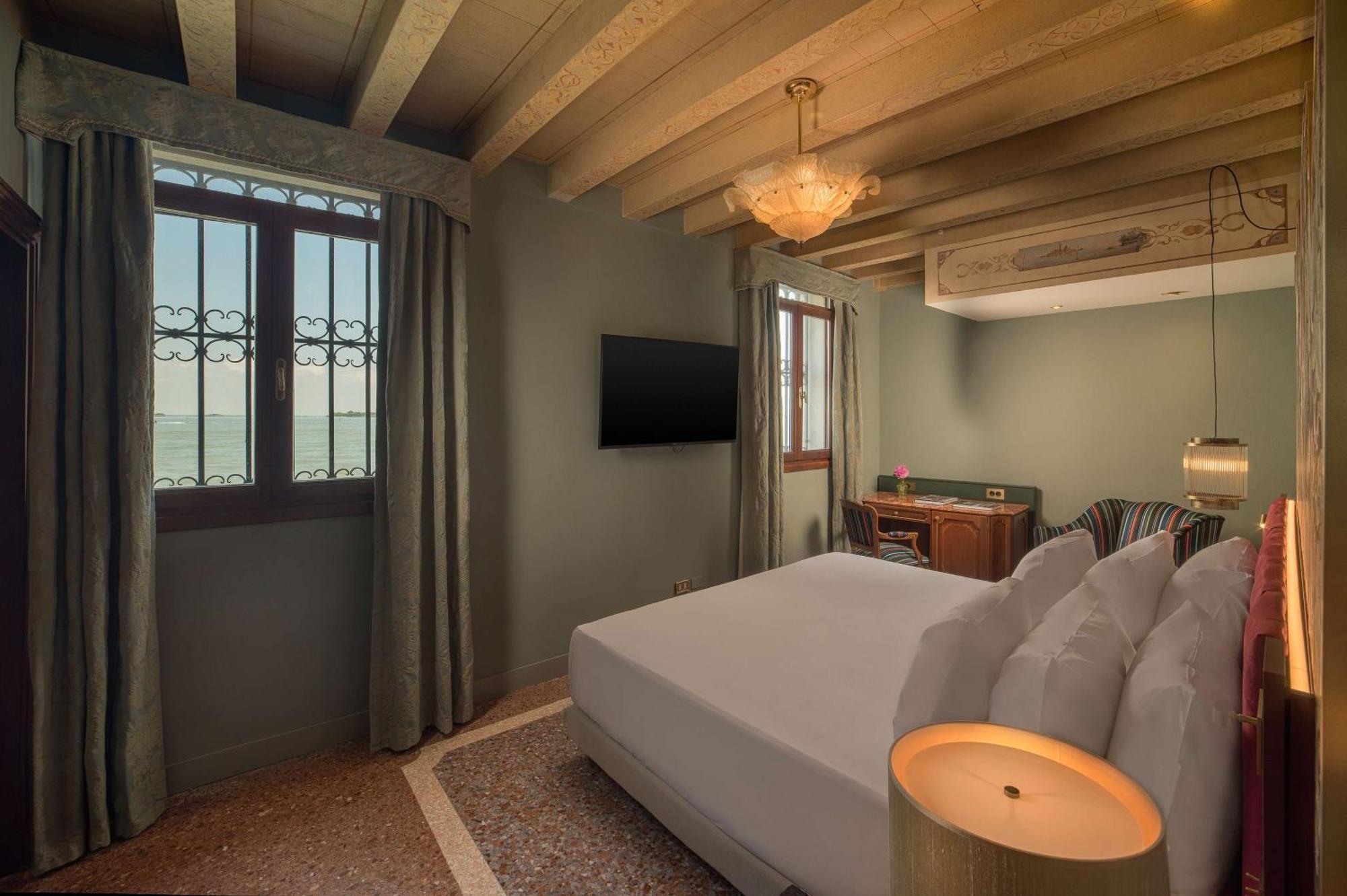 Premium Double or Twin Room Canal View