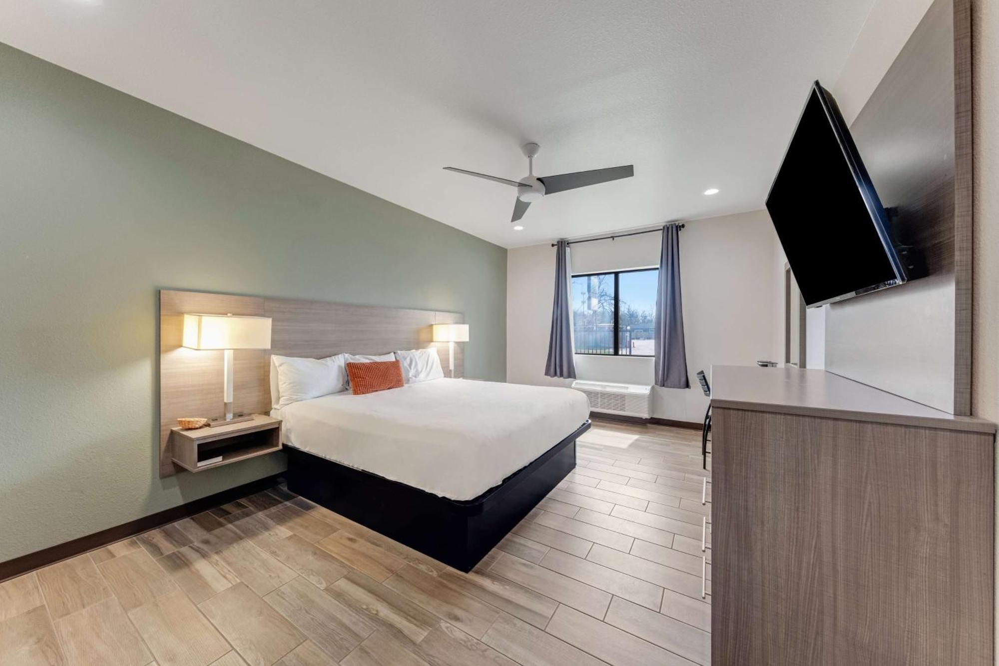 2 Double Beds pet Friendly